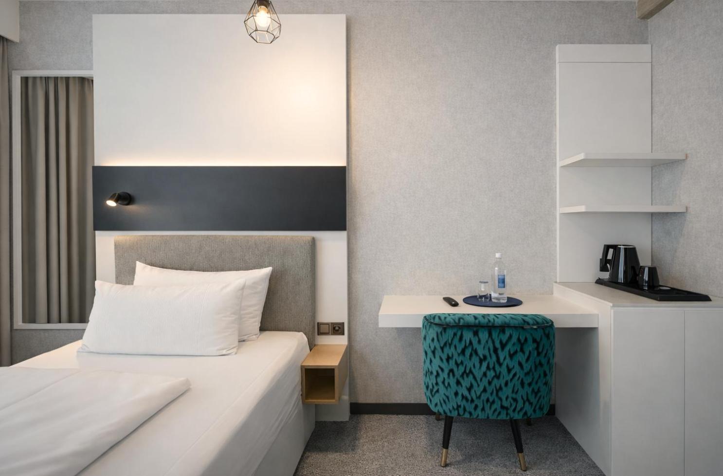 Deluxe Single Room,1746796430:JPEG