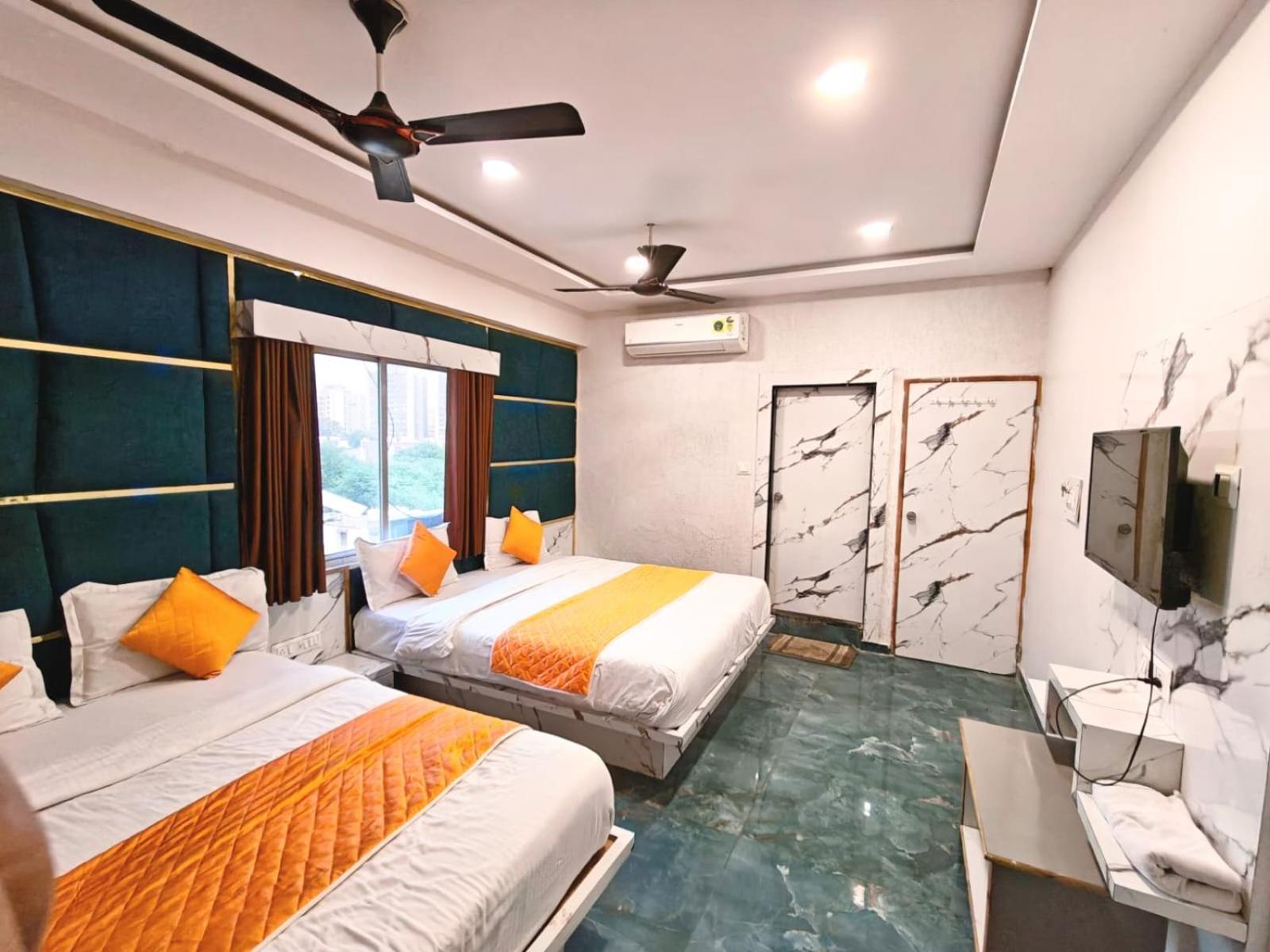 Deluxe Family Suite