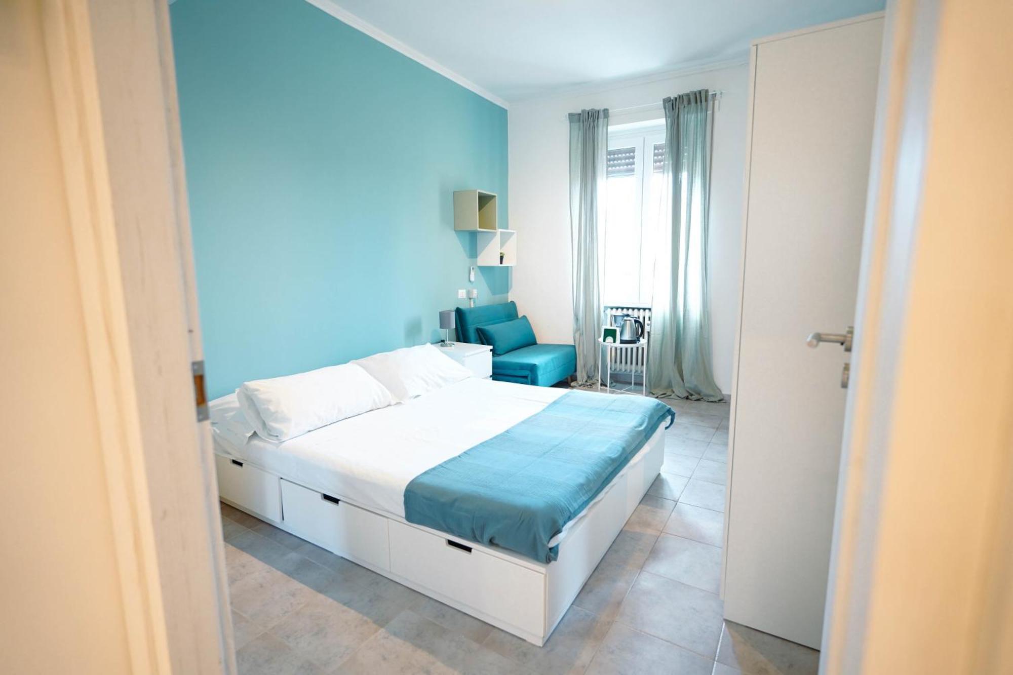 Three-Bedroom Deluxe Apartment