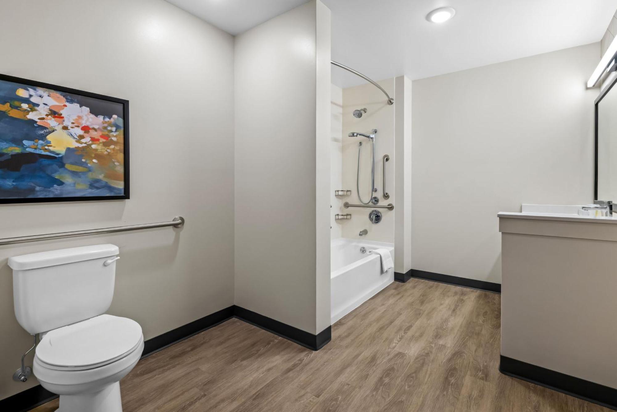 Queen Suite with Two Queen Beds and Sofa - Disability Access/Non Smoking