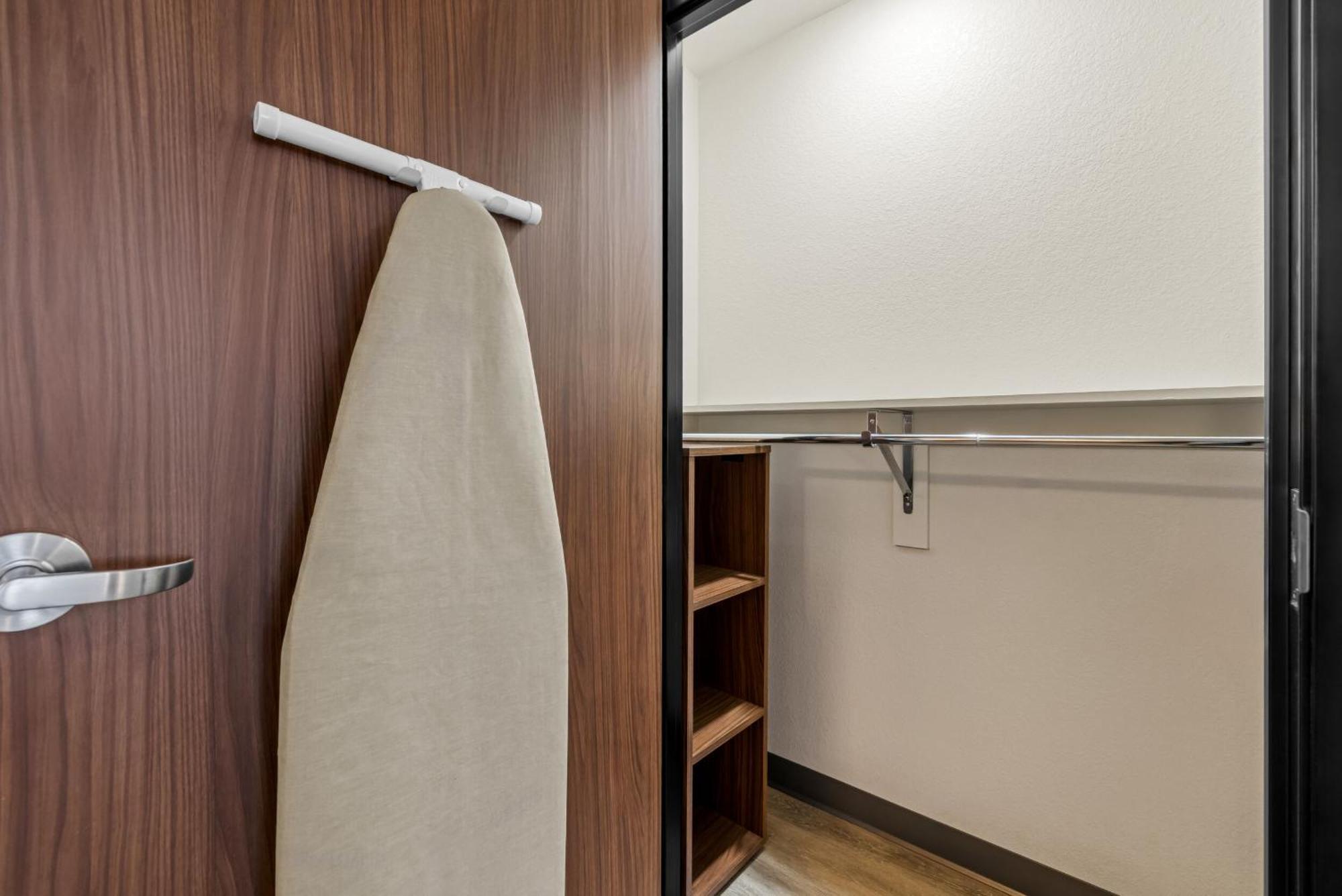 Accessible King Suite Nonsmoking