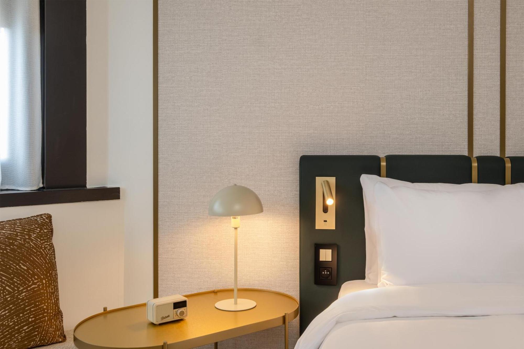 Twin Room,1744105663:JPEG