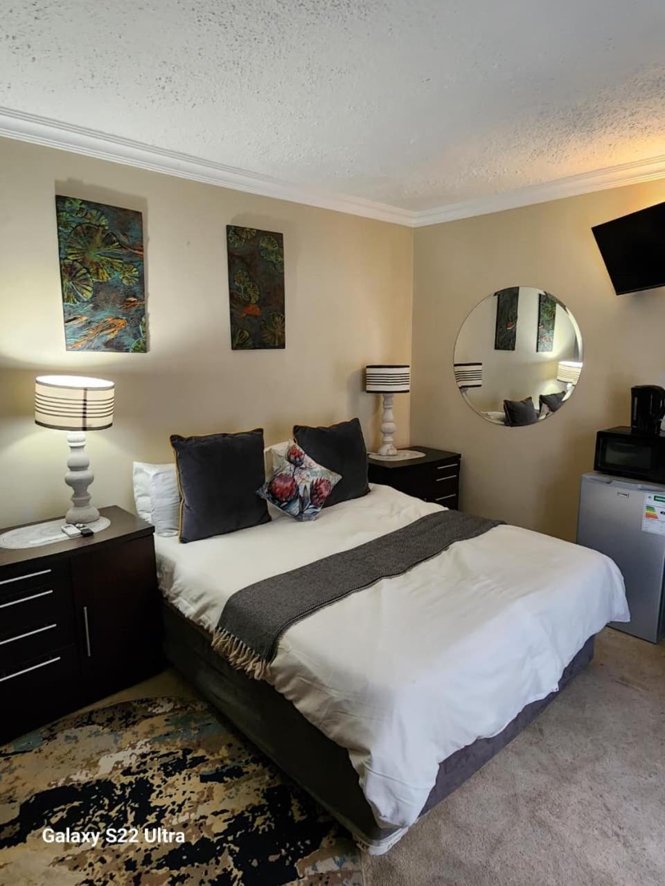 Double Room with Shared Toilet