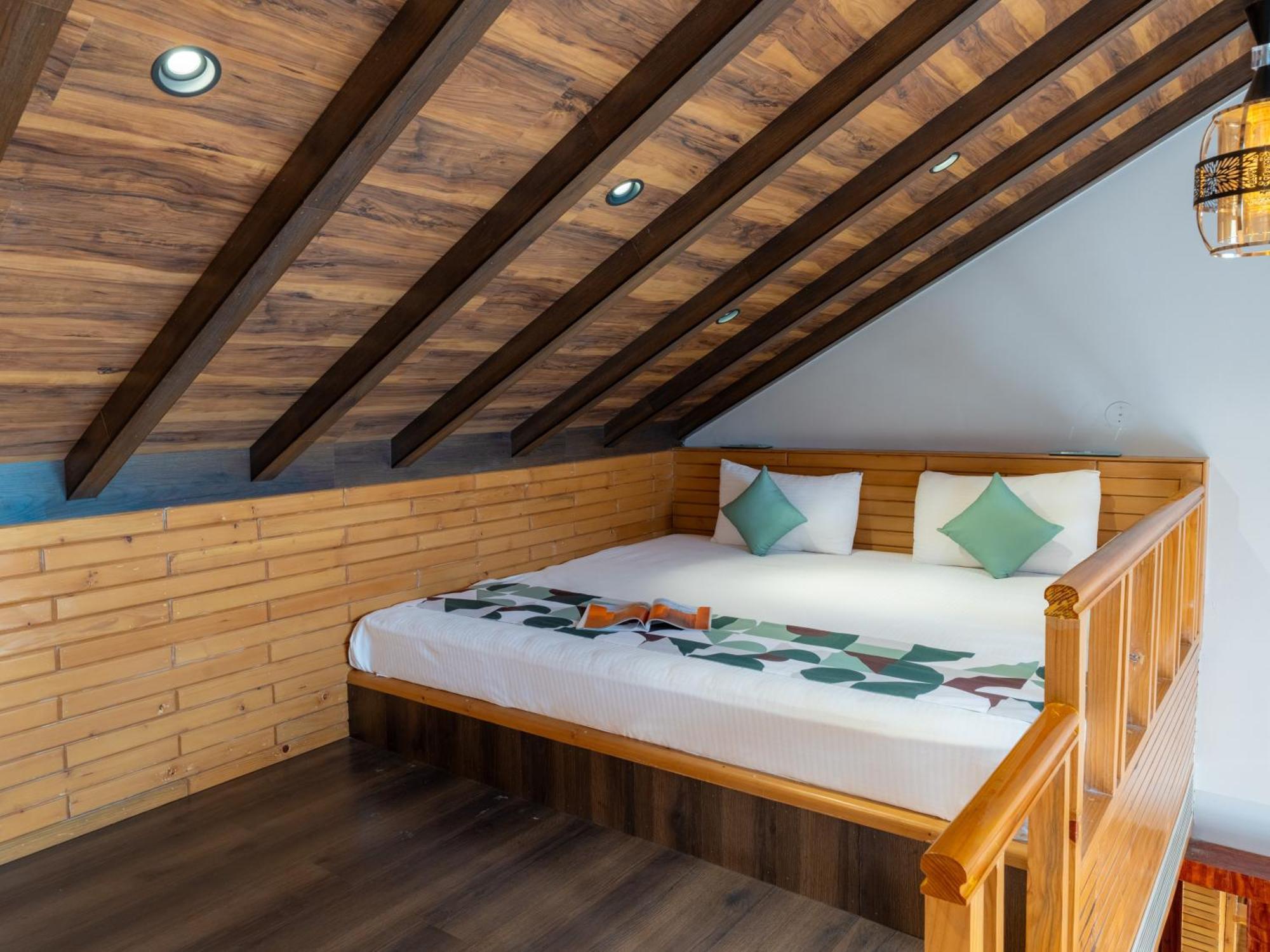 King Quad Attic with Balcony (Valley View)