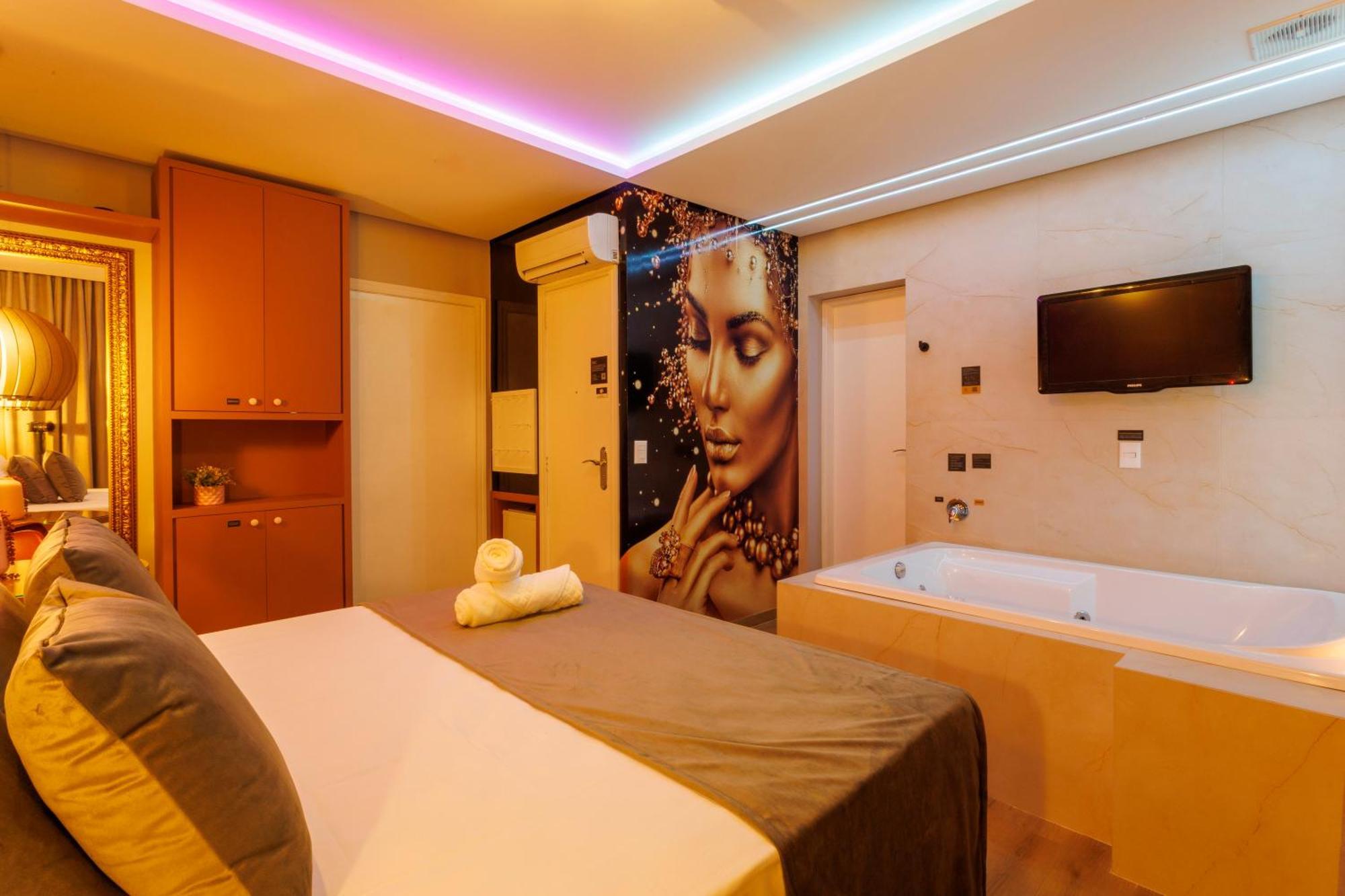 Quarto Duplo com Banheira de Hidromassagem