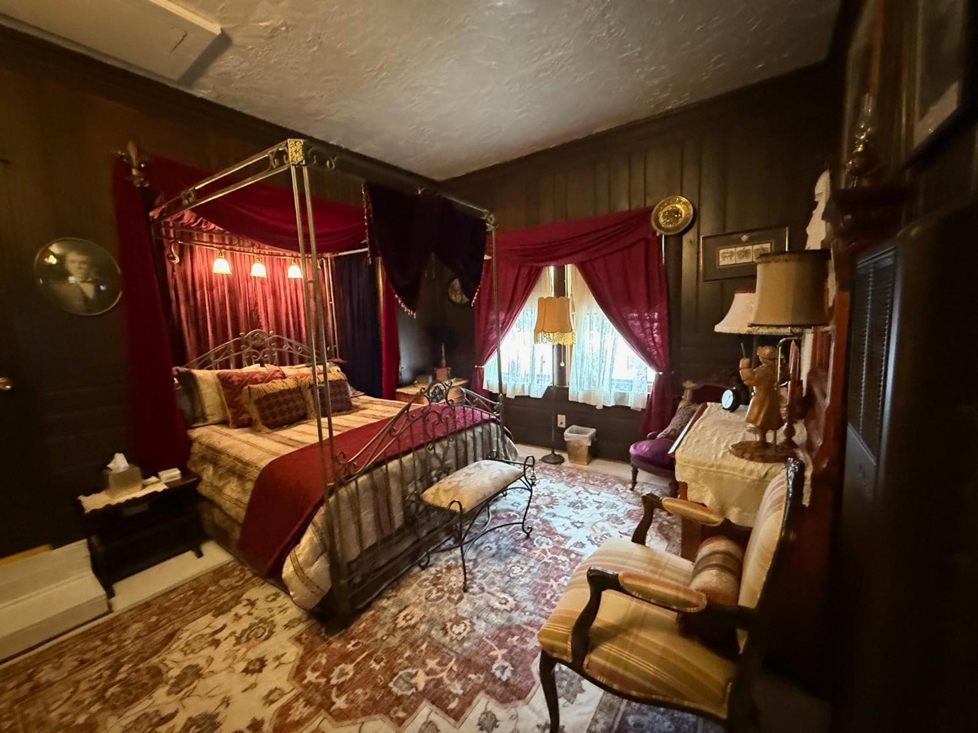 Queen Suite
