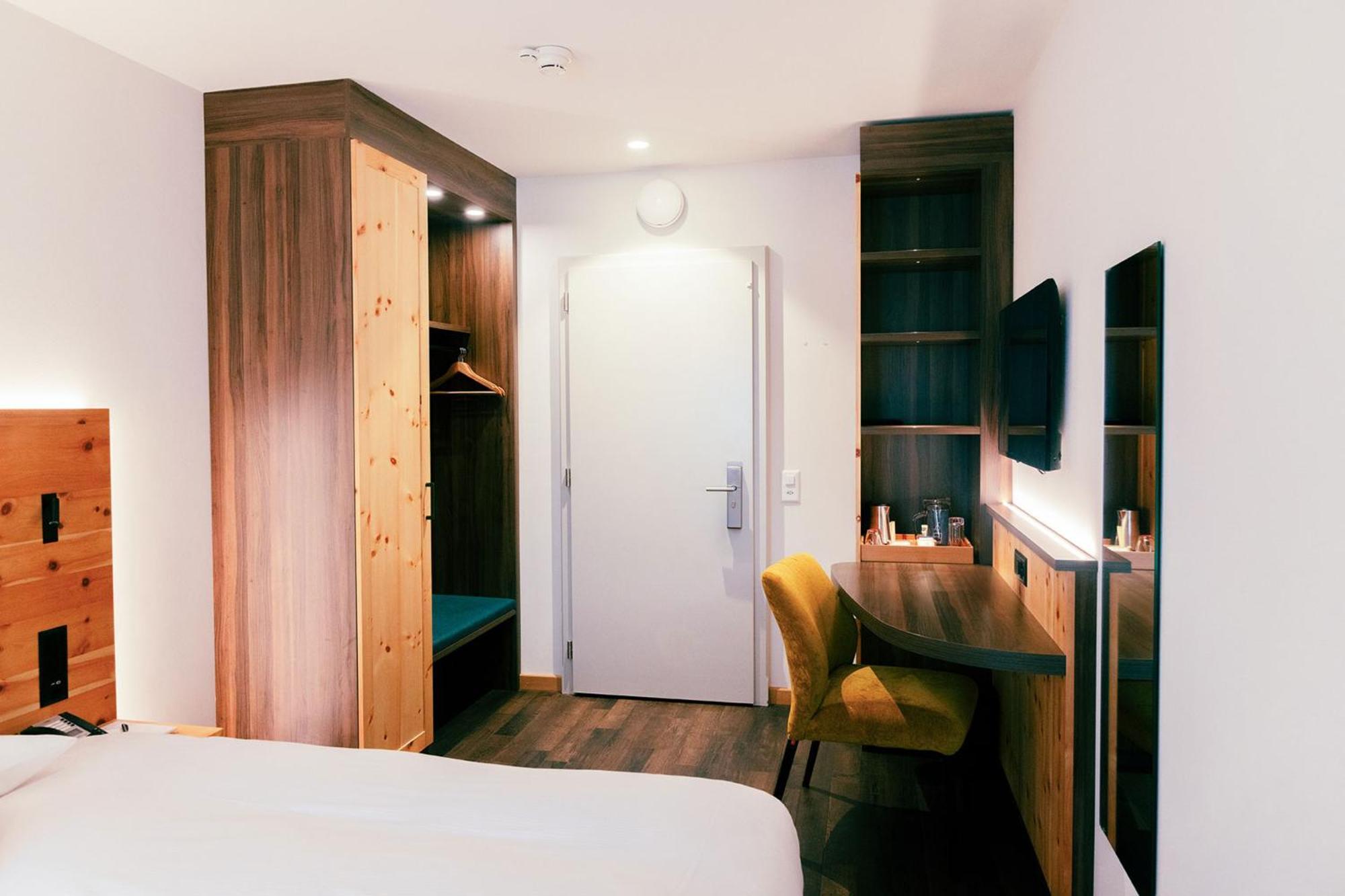 Superior Single Room,1765799481:JPEG