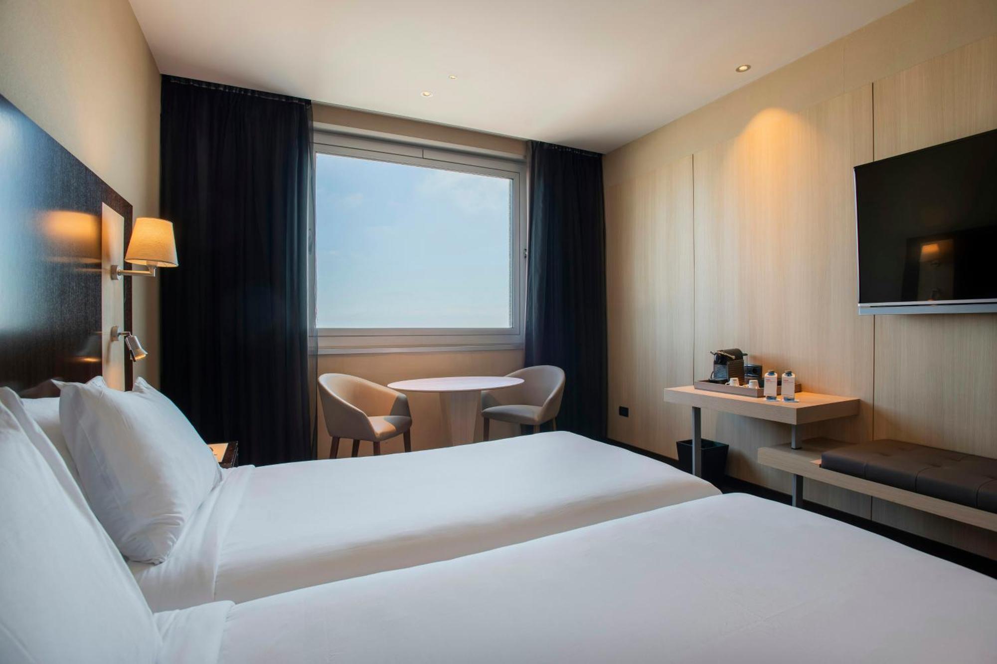 Deluxe Double or Twin Room Sea View