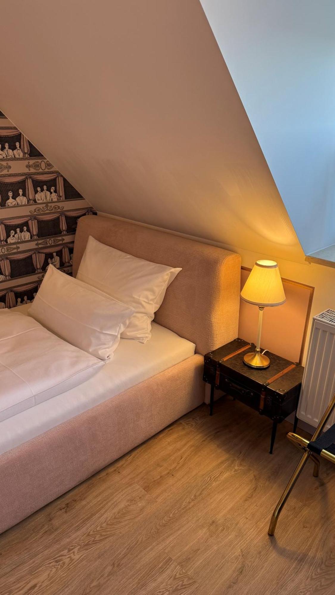 Grande Chambre Simple