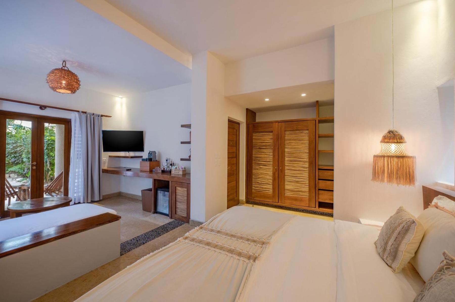 Superior King Room