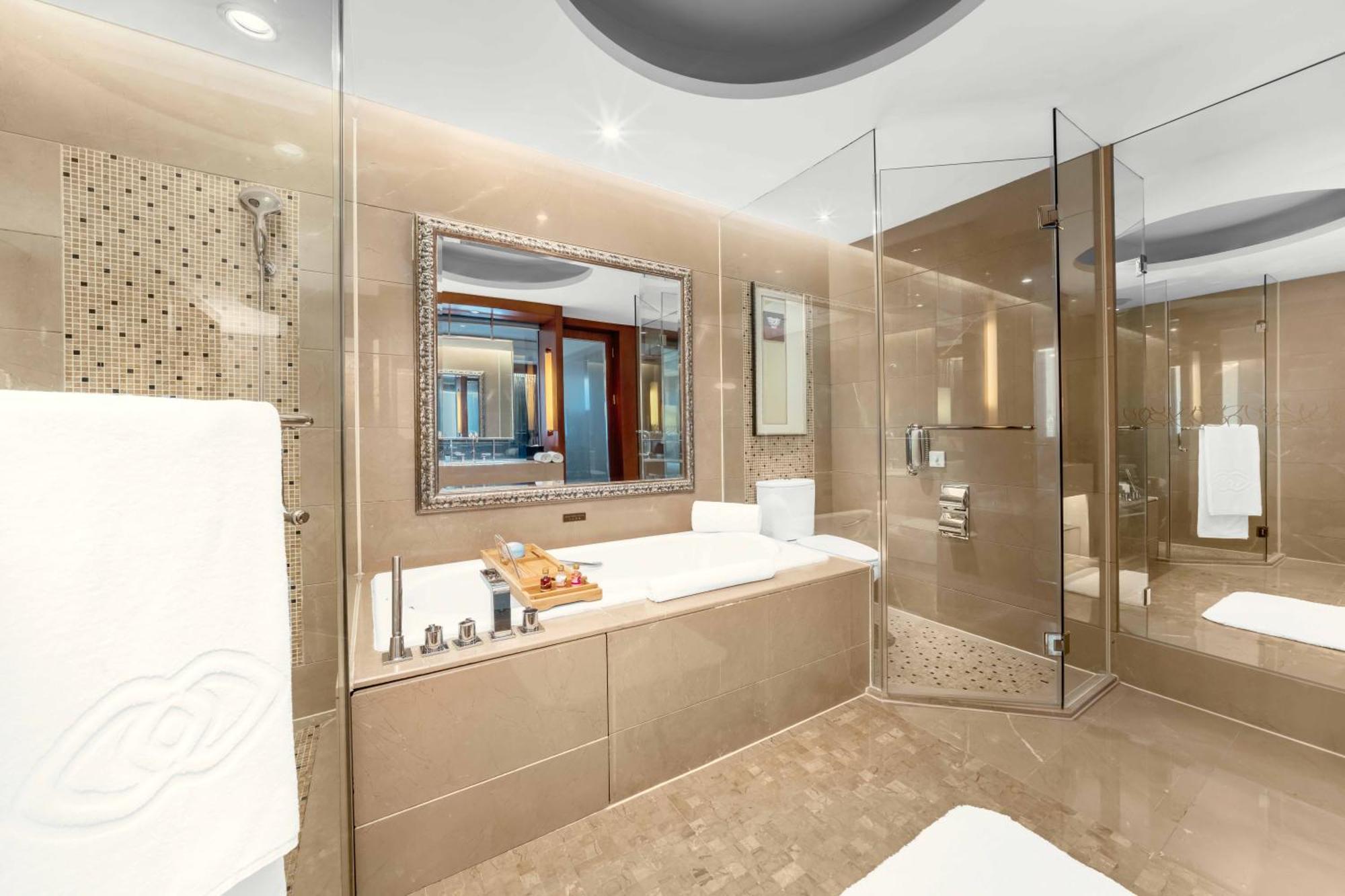 Prestige Suite with King Bed