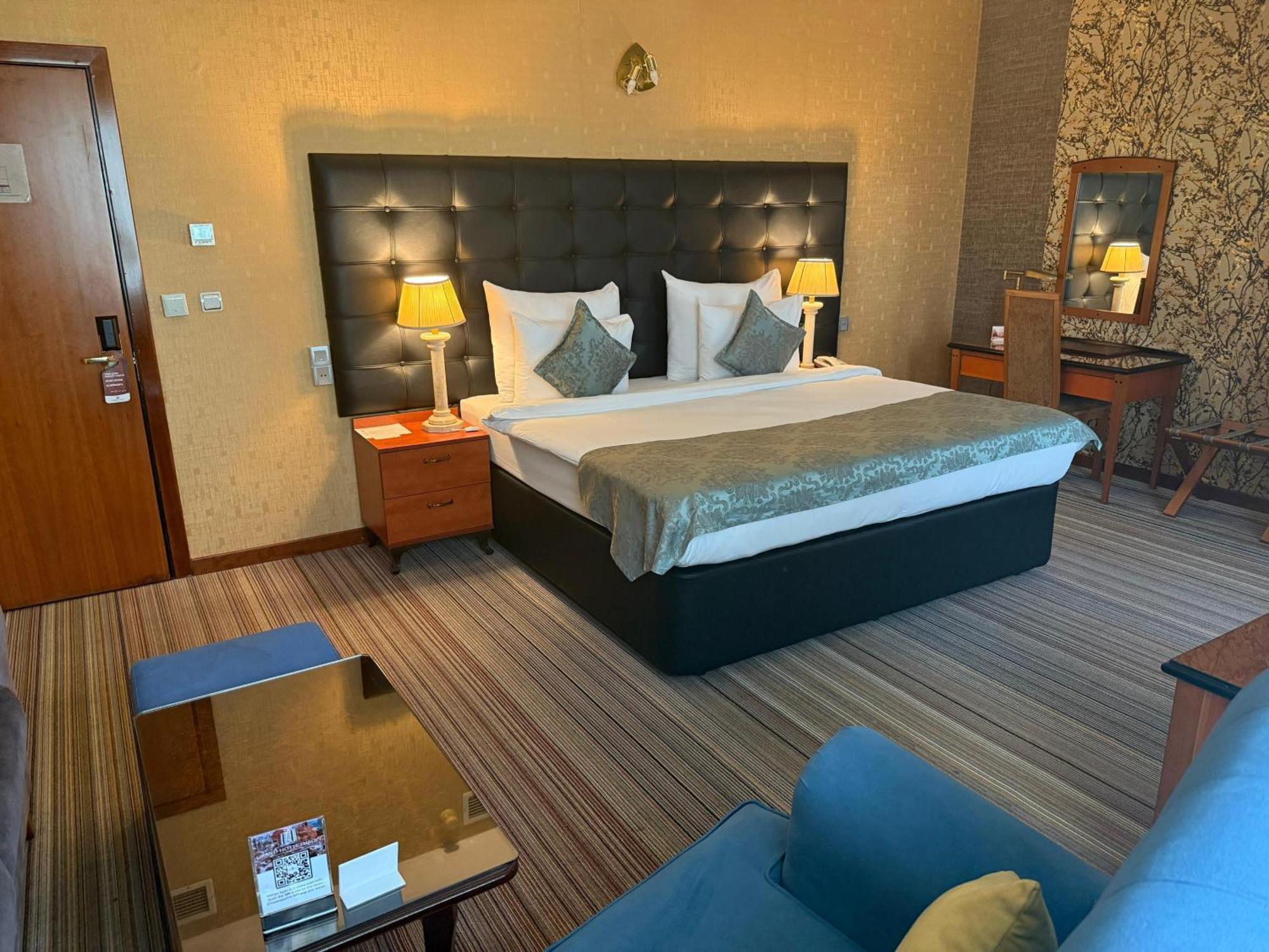 Double Room,1746916741:JPEG