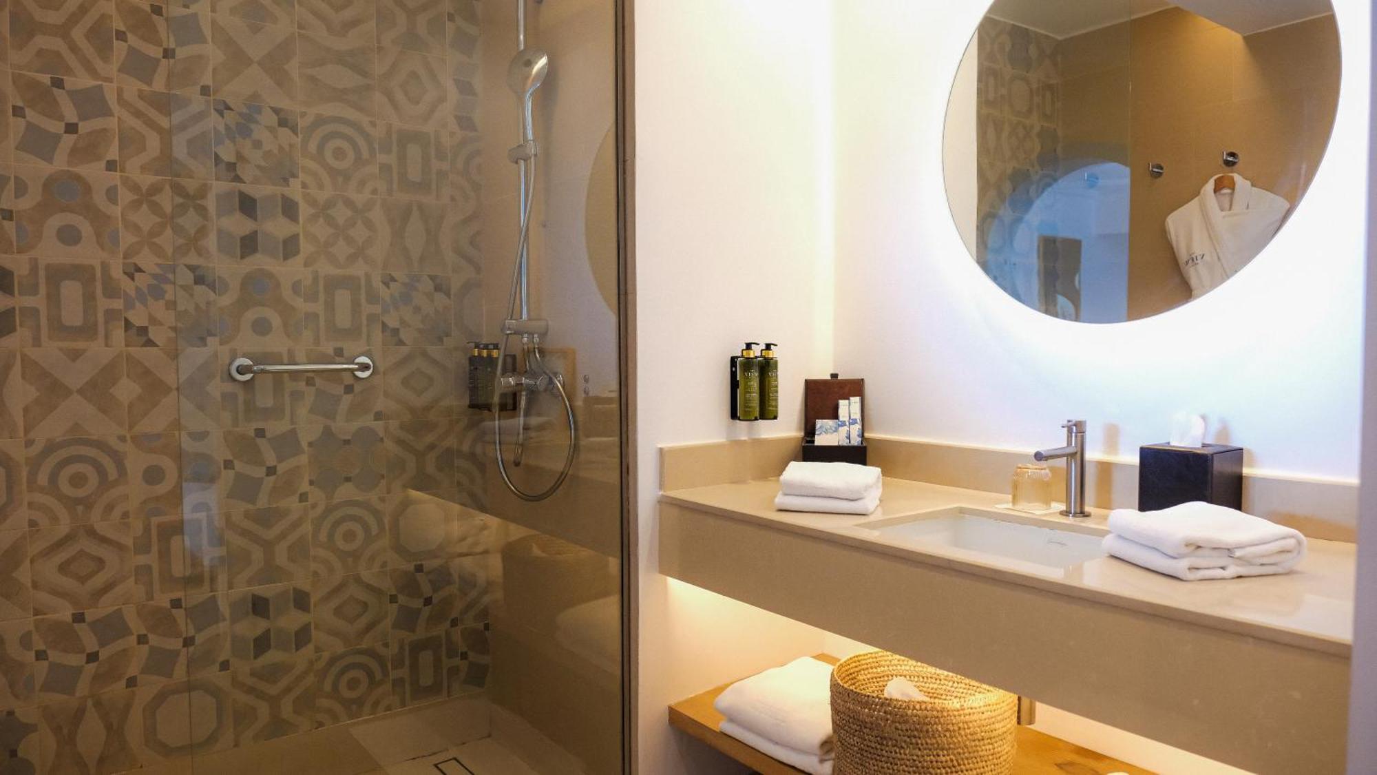 Deluxe Twin Room Pool View
