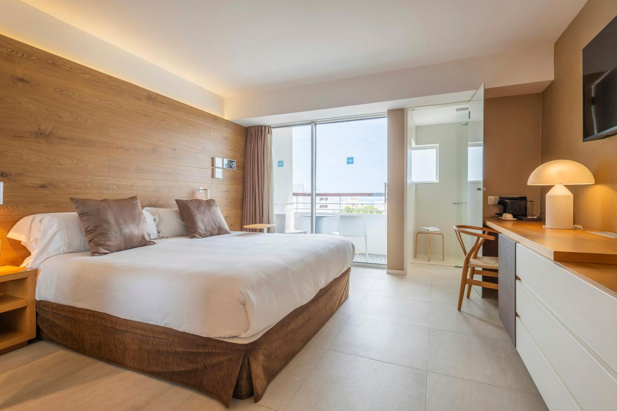 Superior Double Room,1746925974:JPEG