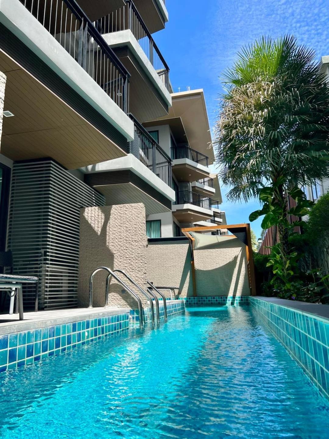 Deluxe Double Room with Pool Access