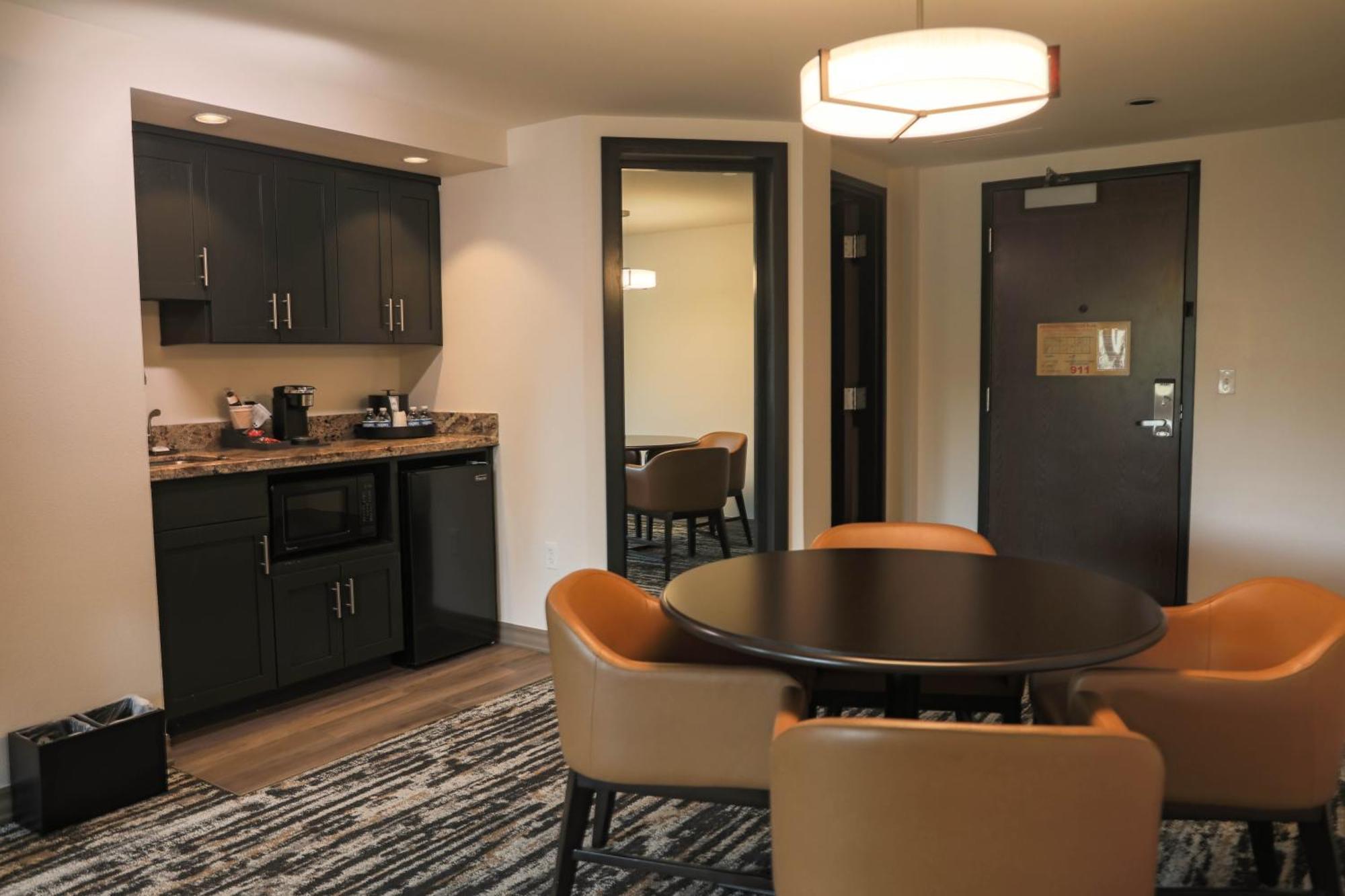 Superior King Suite