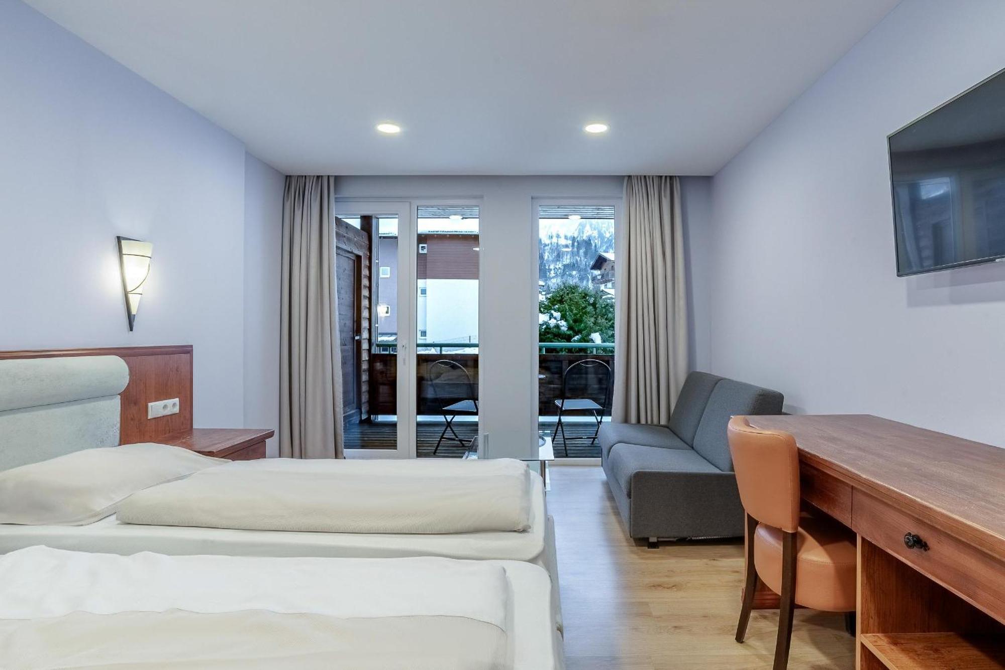 Double Room with Mountain View