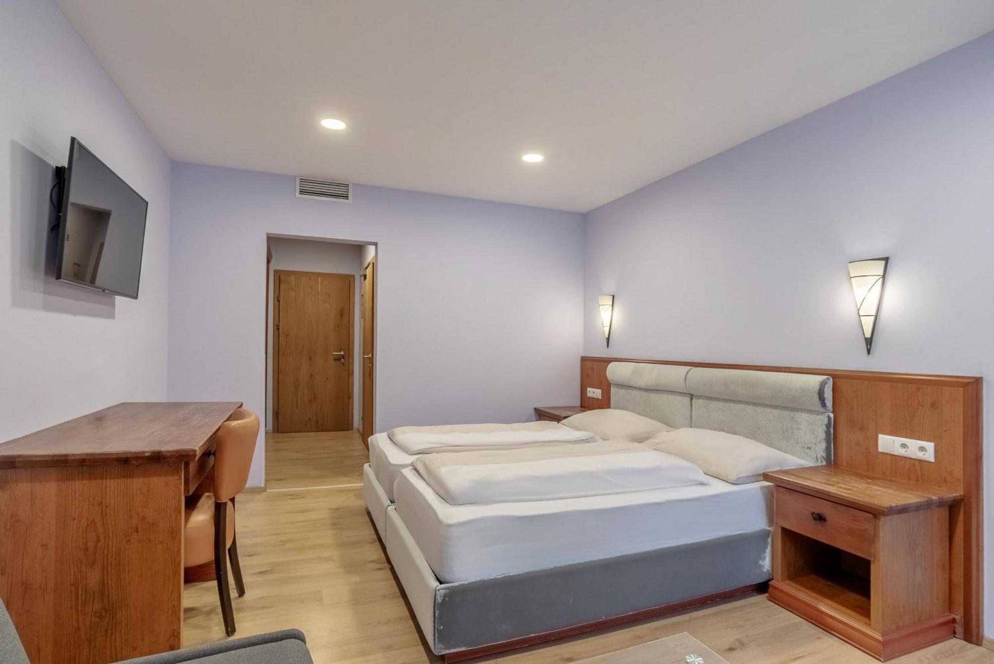 Double Room Mountain View