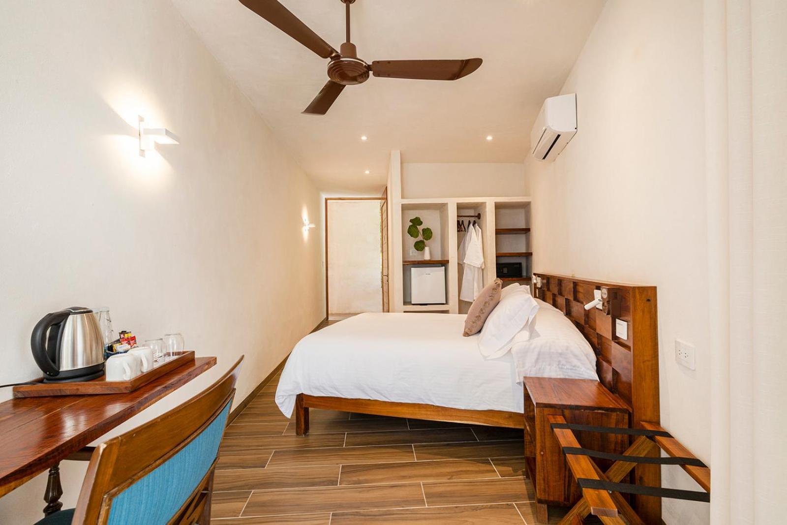 Deluxe Double Room Side Sea View