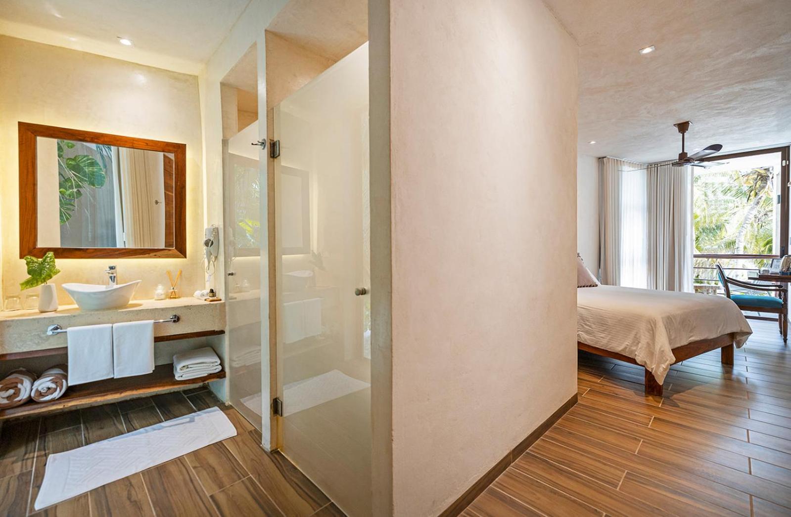 Deluxe Double Room Side Sea View