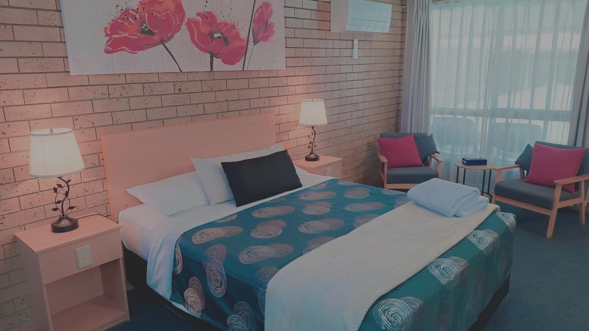 Deluxe Queen Room