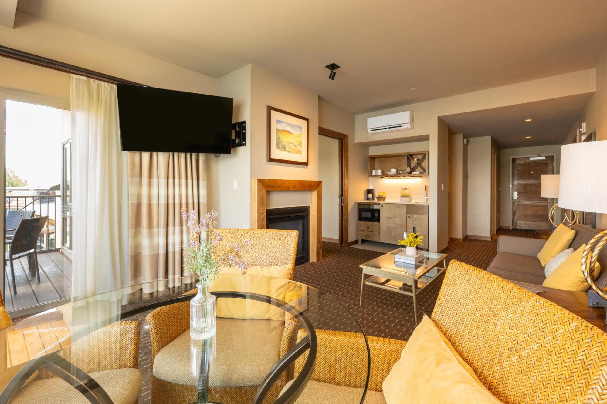 Accessible Riverfront King Suite