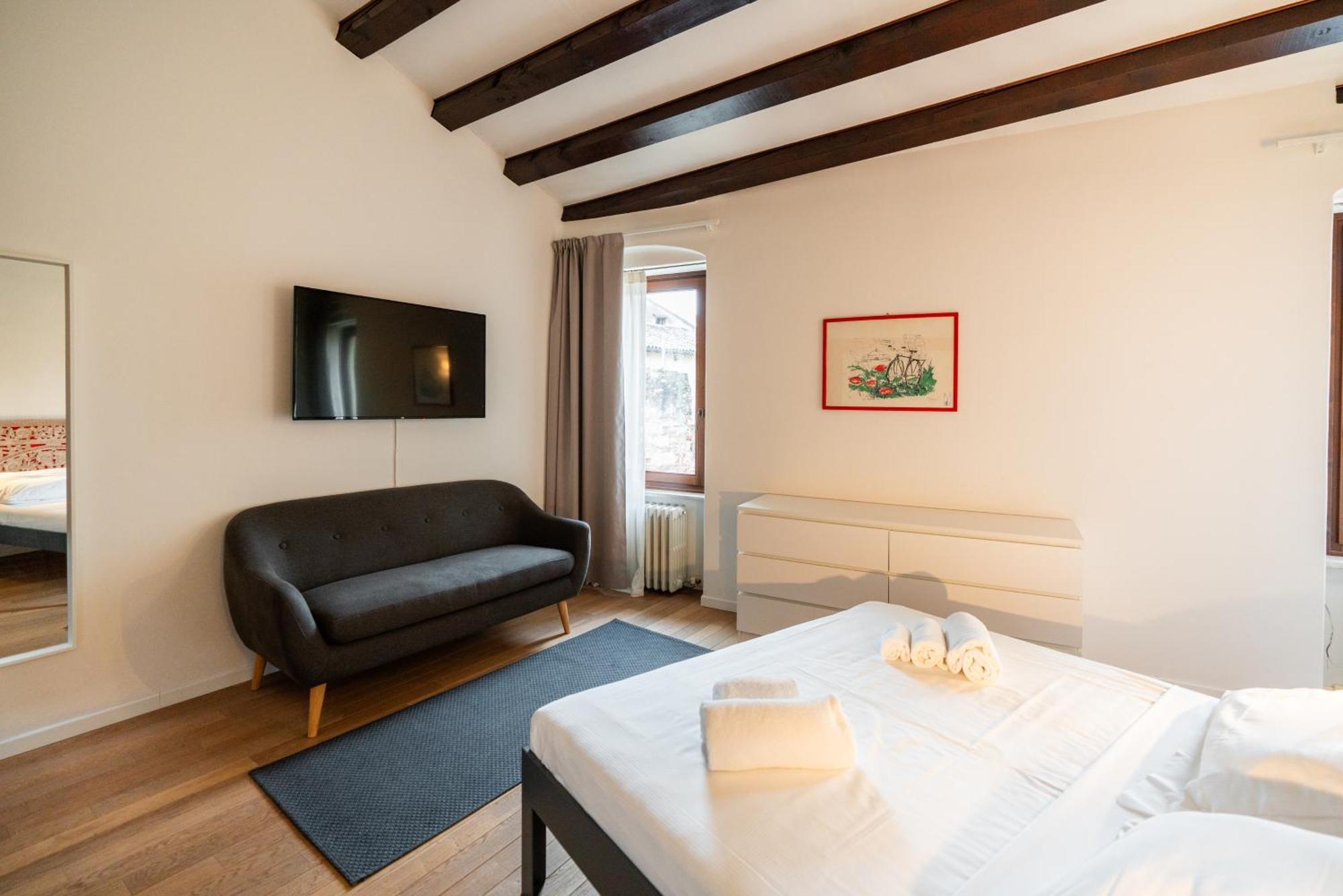Huis met 2 Slaapkamers - Apart Gebouw
