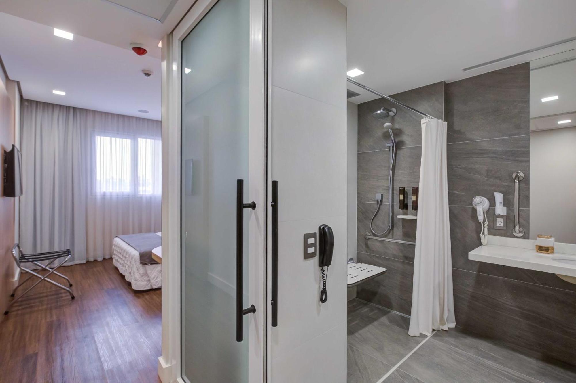 Queen Room - Disability Access,1747077076:JPEG