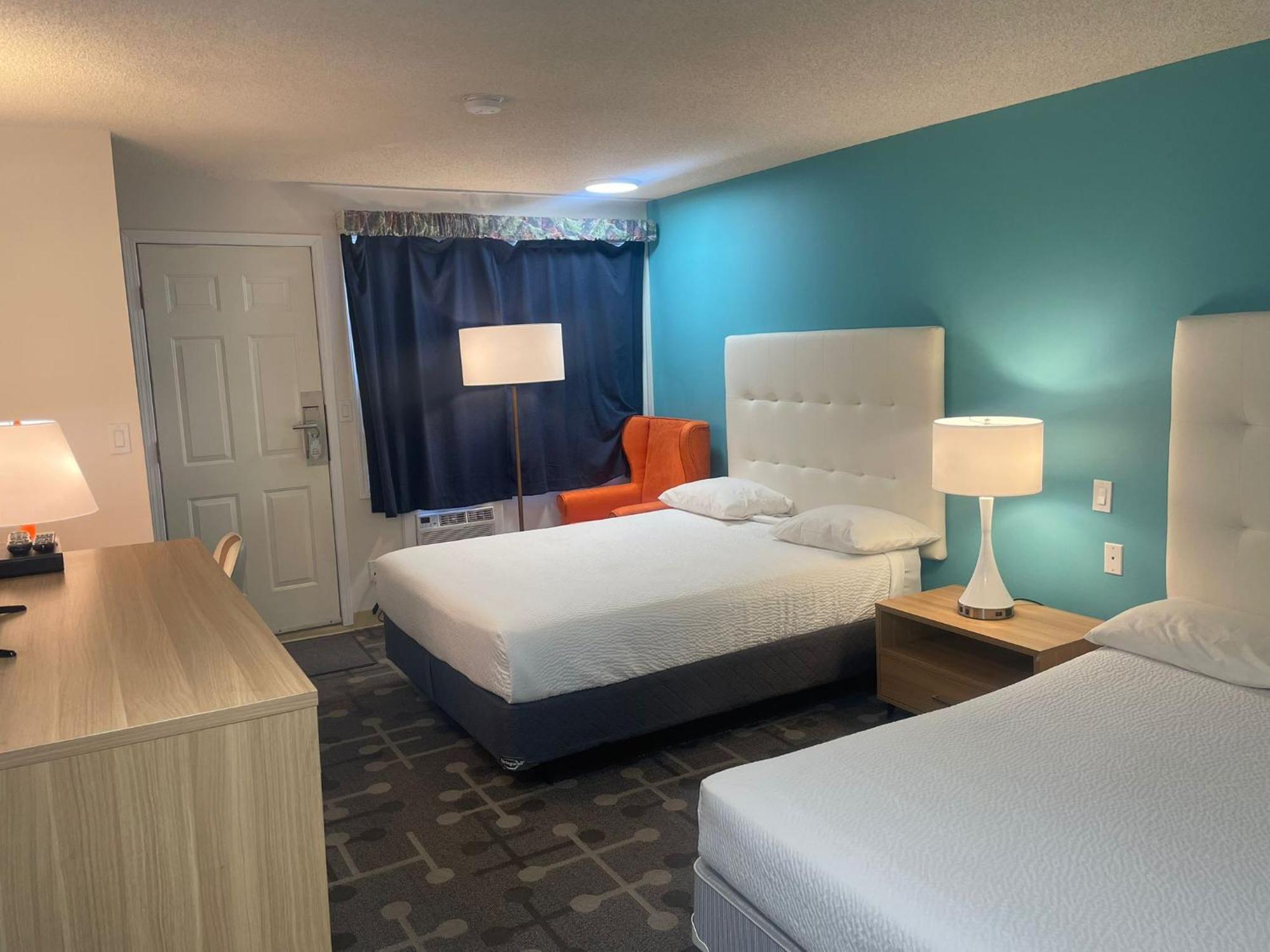 Queen Room with Two Queen Beds - Non-Smoking