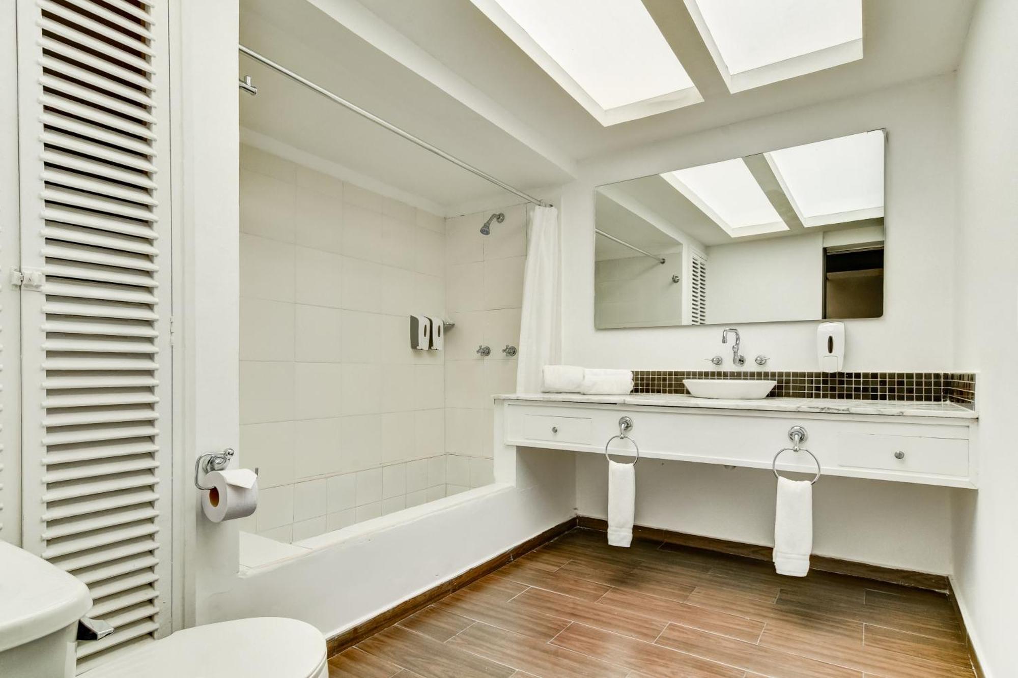 Deluxe Double Room with Two Double Beds,1747277469:JPEG