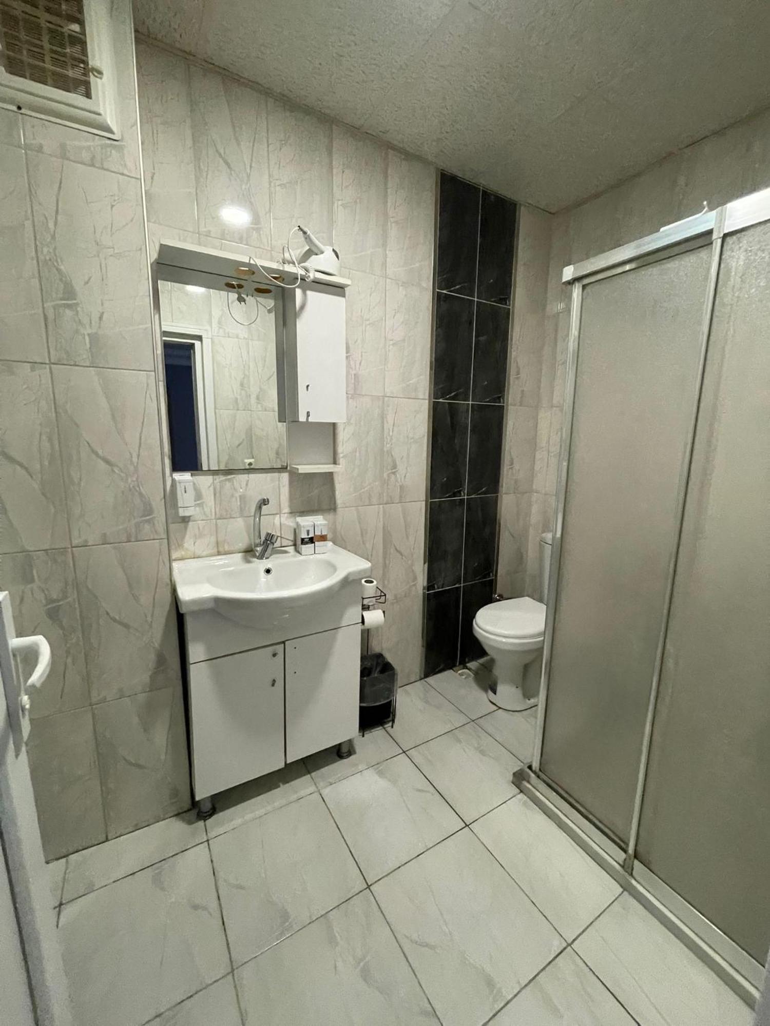 Large Twin Room,1747443687:JPEG