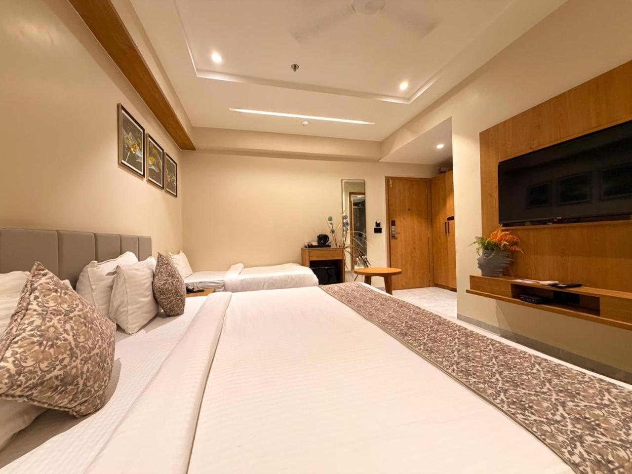 Deluxe Triple Room