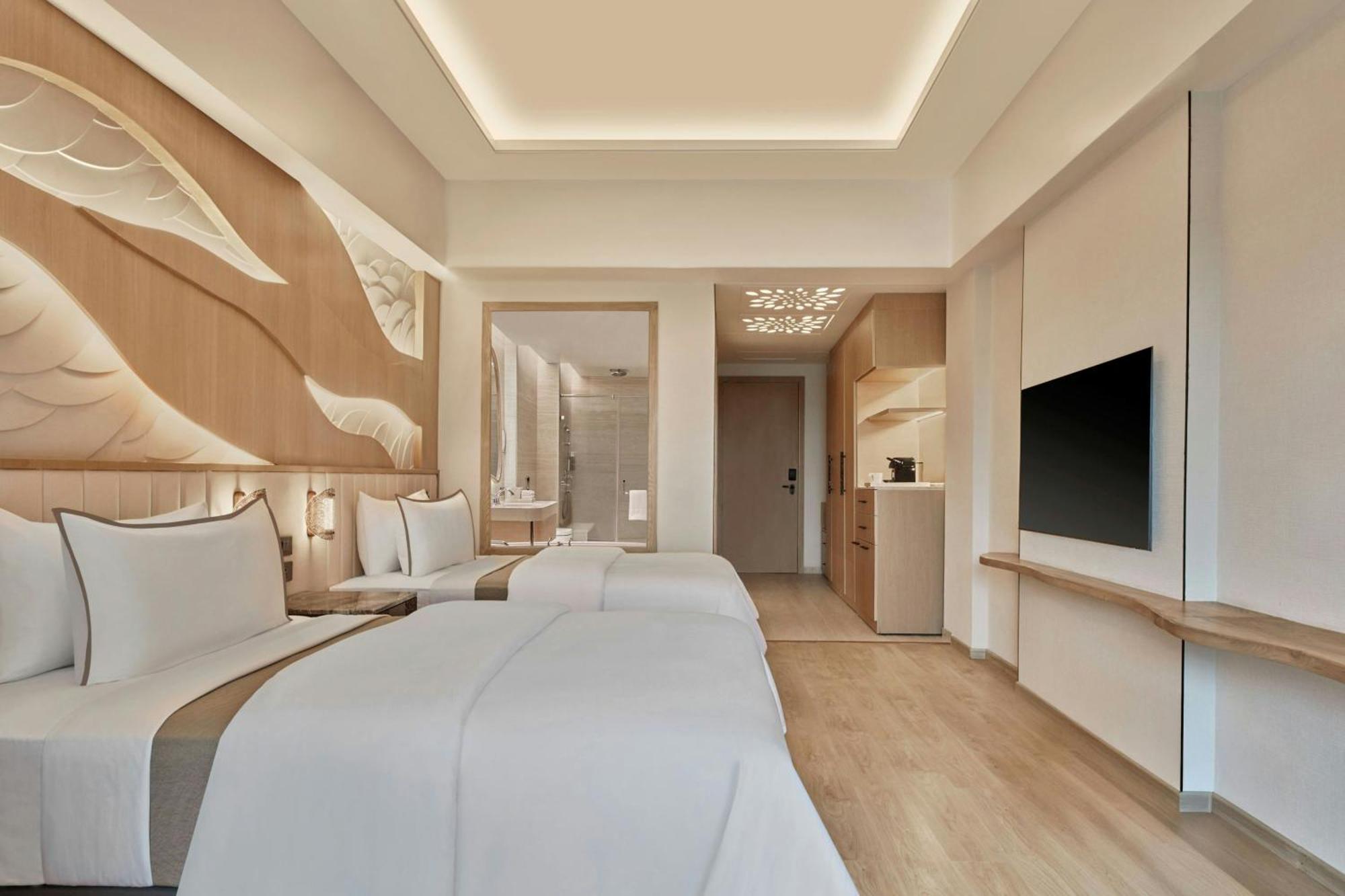 Deluxe Twin Room with Balcony and Resort View