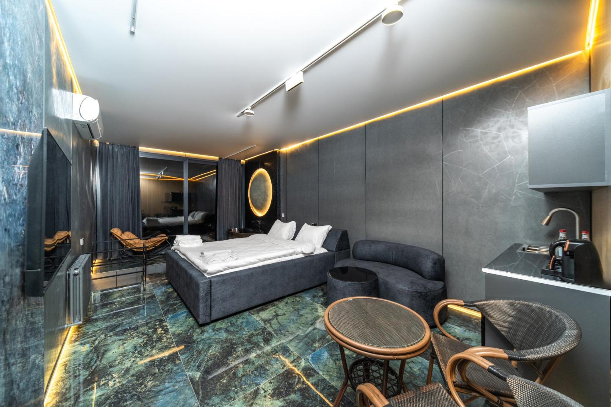 King Room Spa Bath