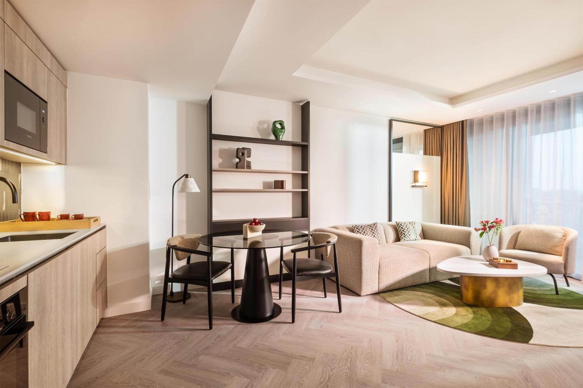 Ambassador King Suite