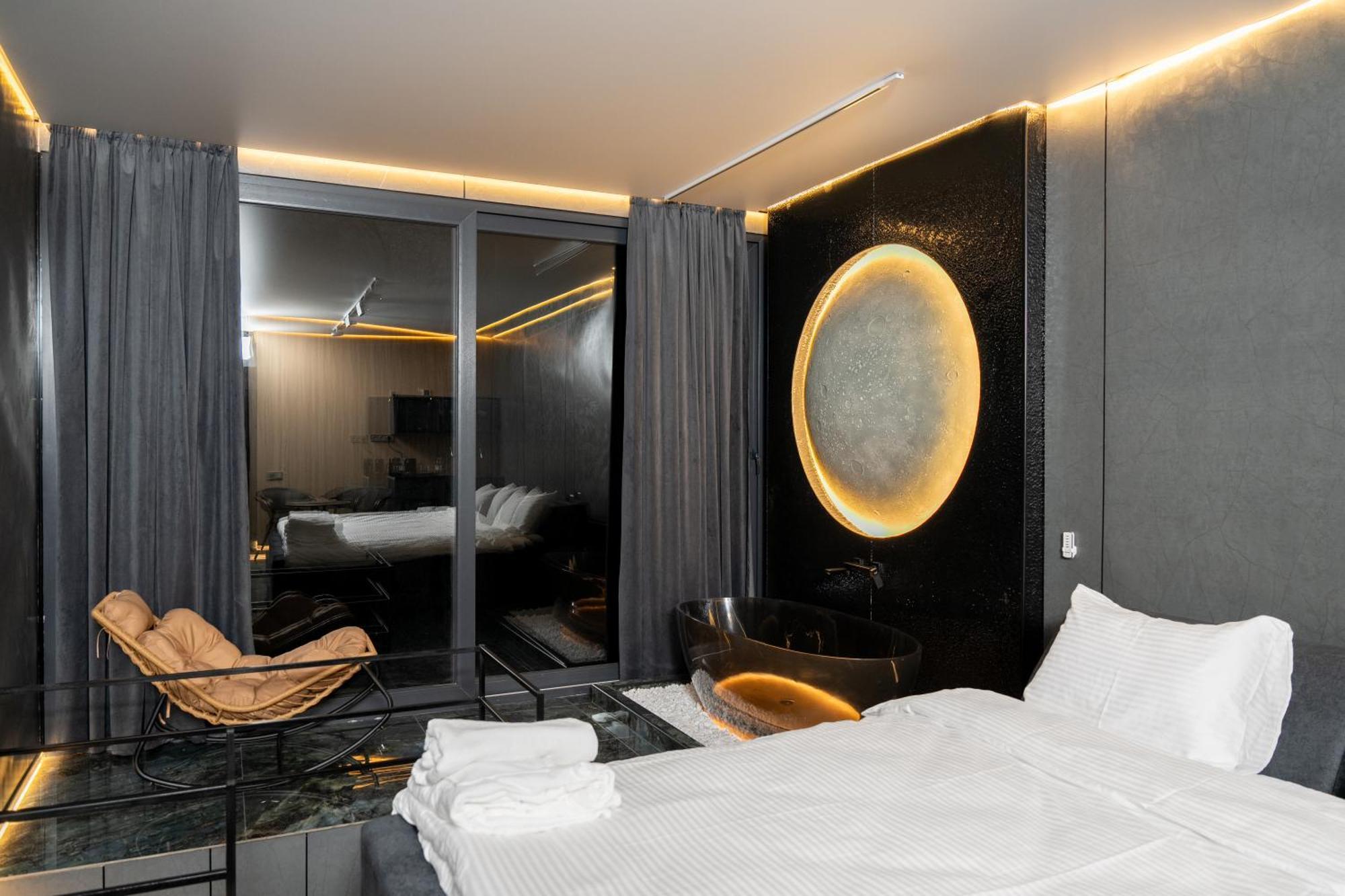 King Room Spa Bath