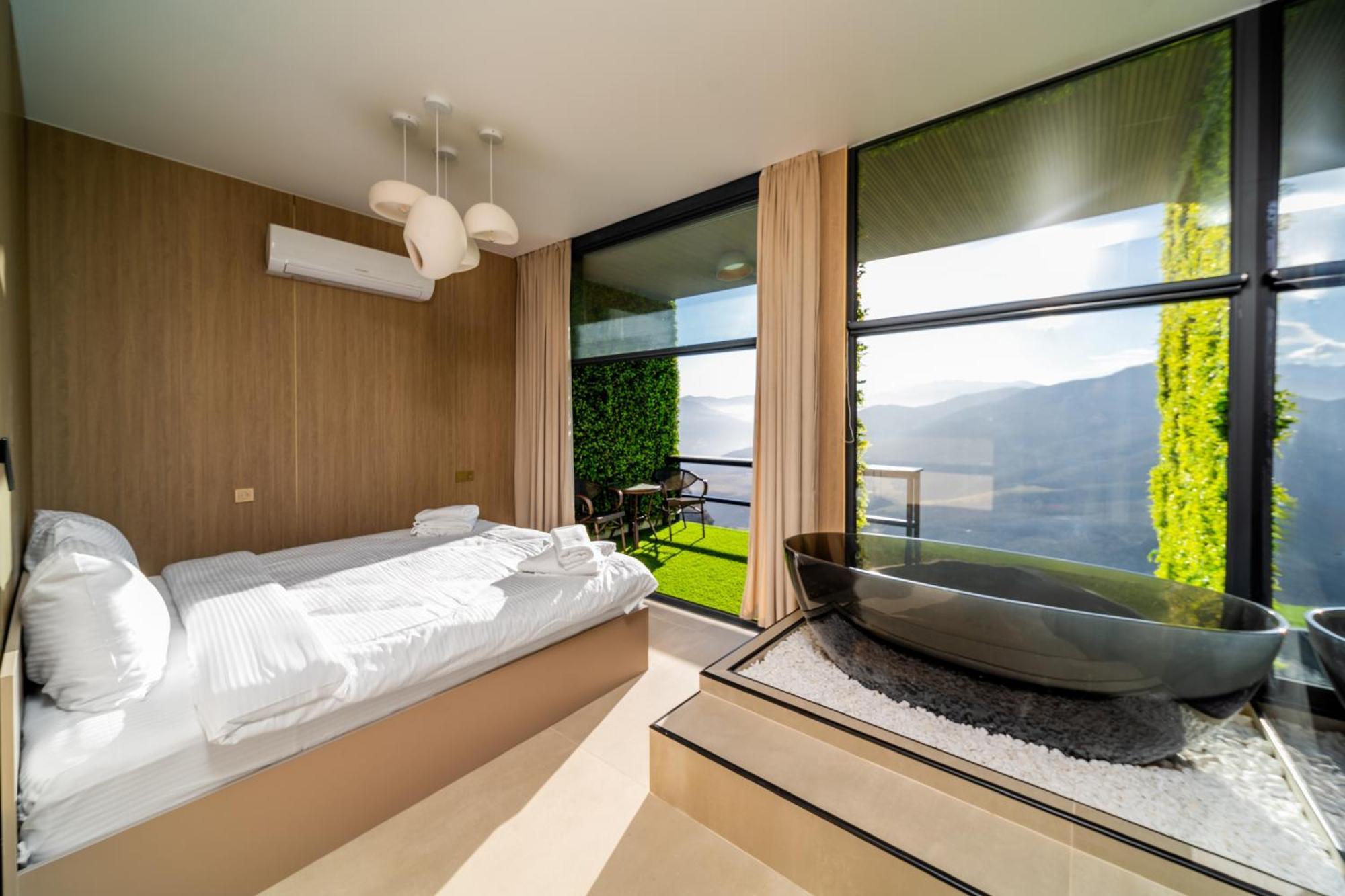King Suite Spa Bath