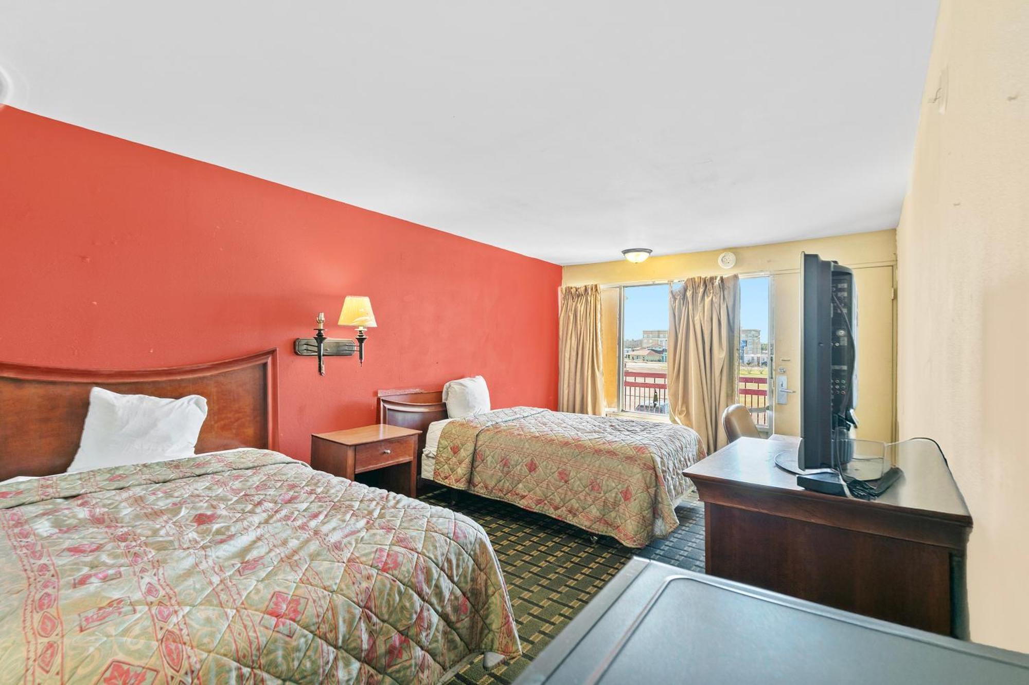 2 Queen Beds Non-Smoking