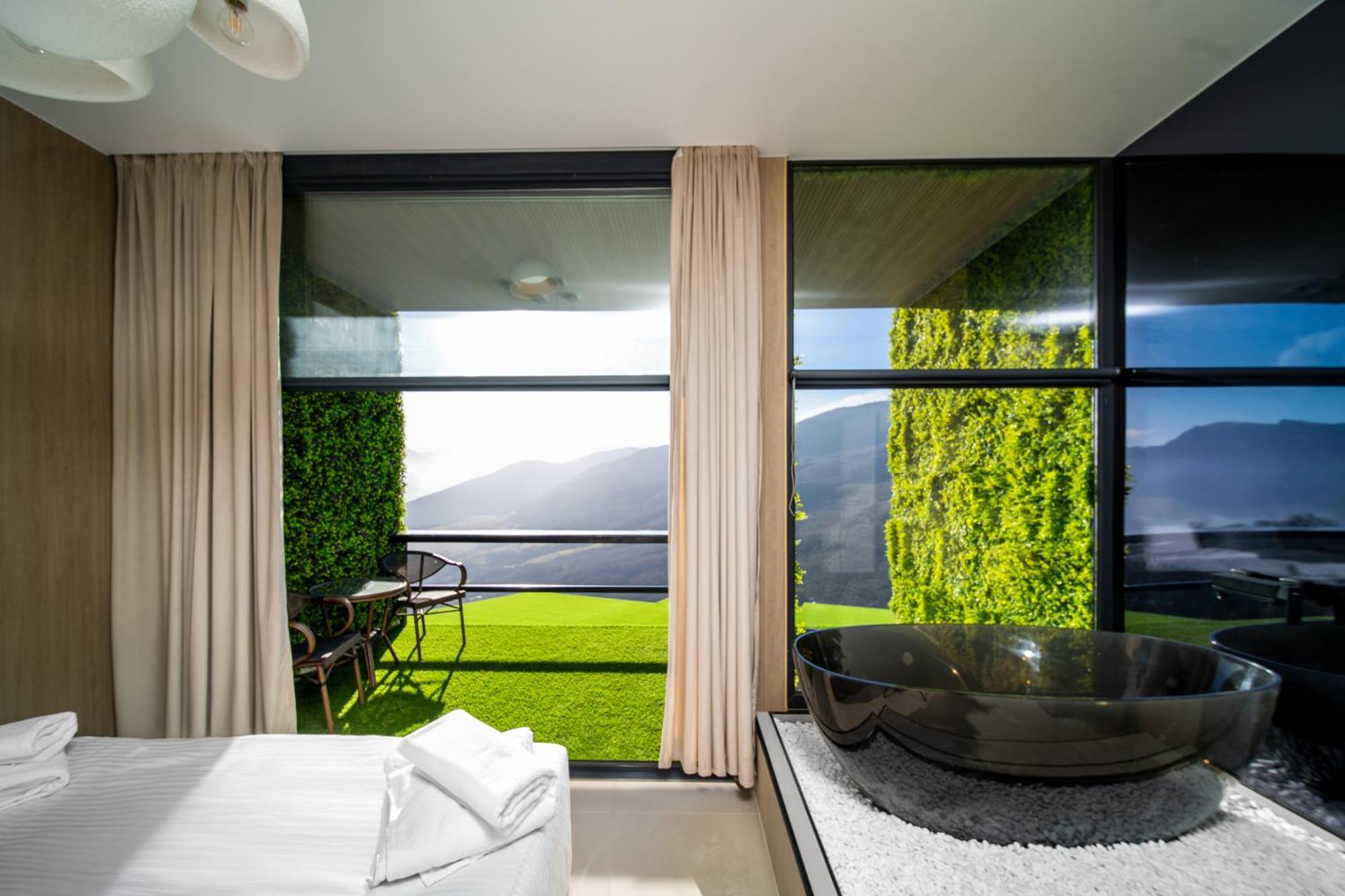 King Suite Spa Bath
