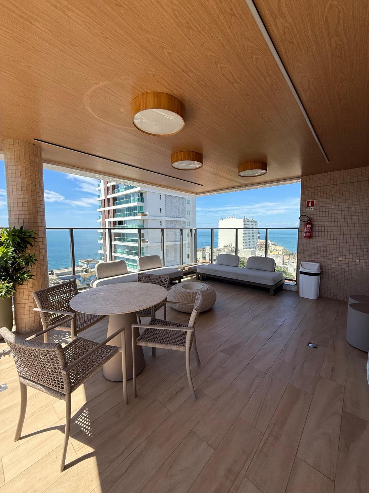 Apartamento com Vista do Mar