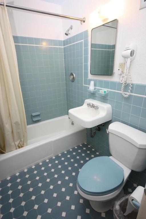 Standard Room with Two Full Beds