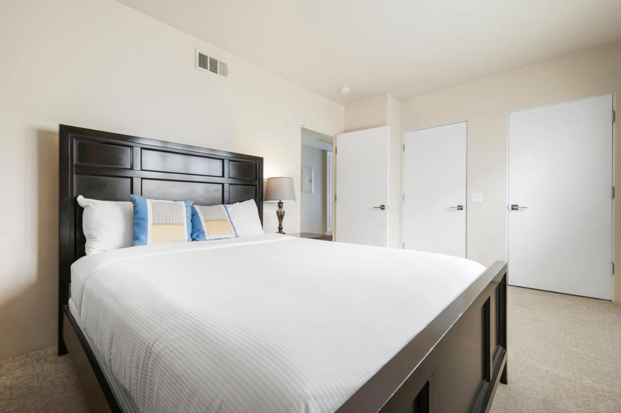 Three-Bedroom Apartment with Ocean View