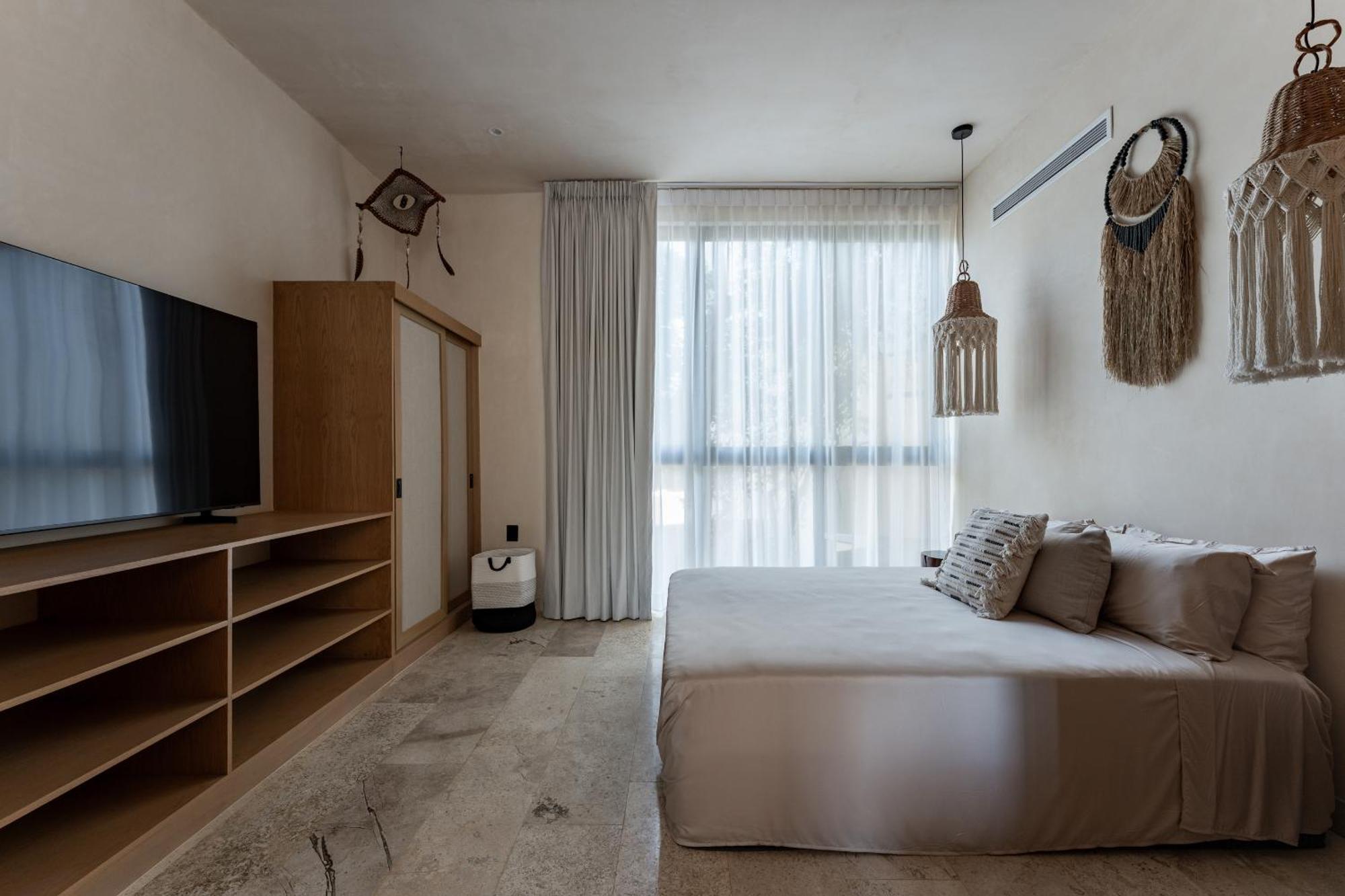 One-Bedroom Premier Apartment