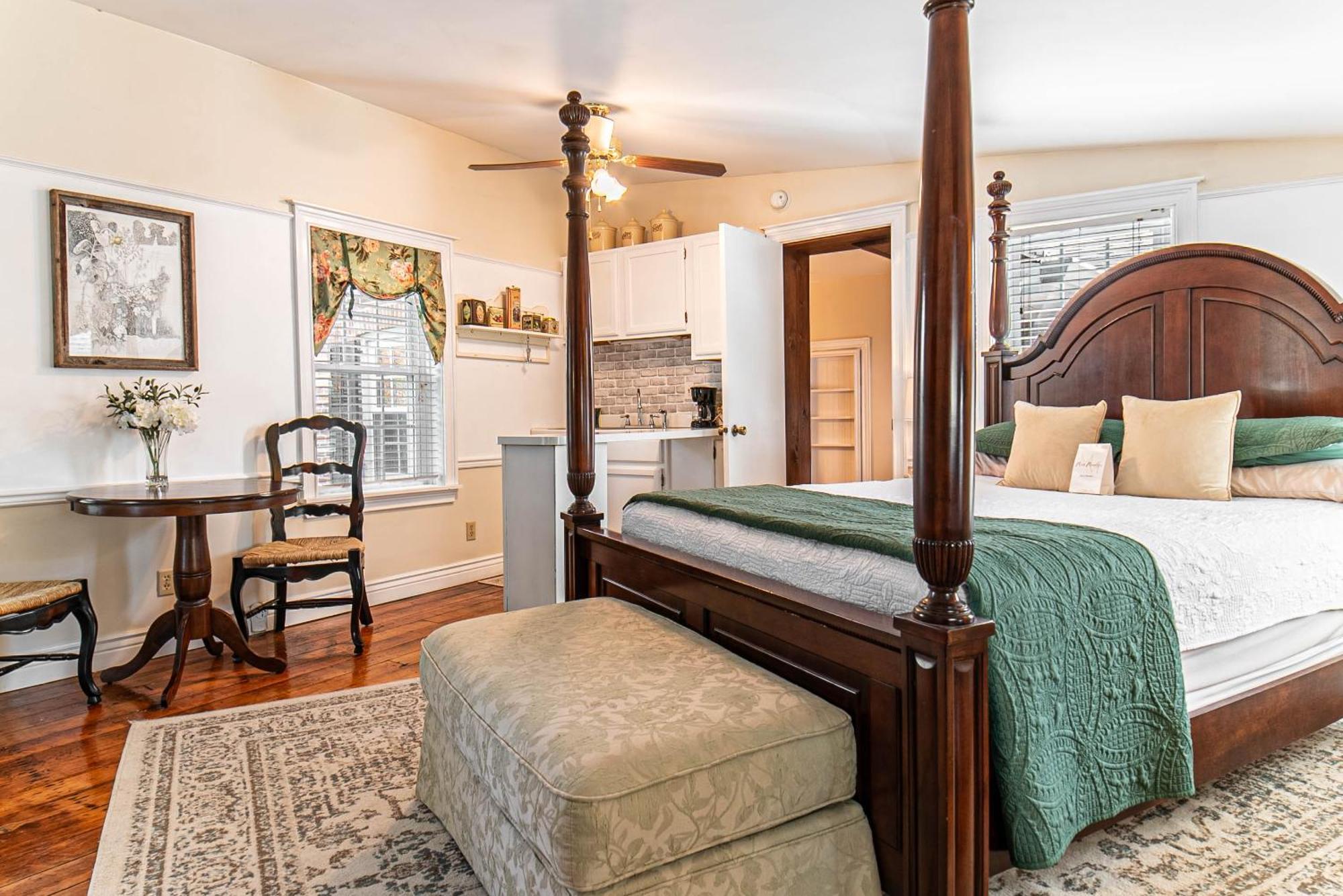 Queen Room with Garden View