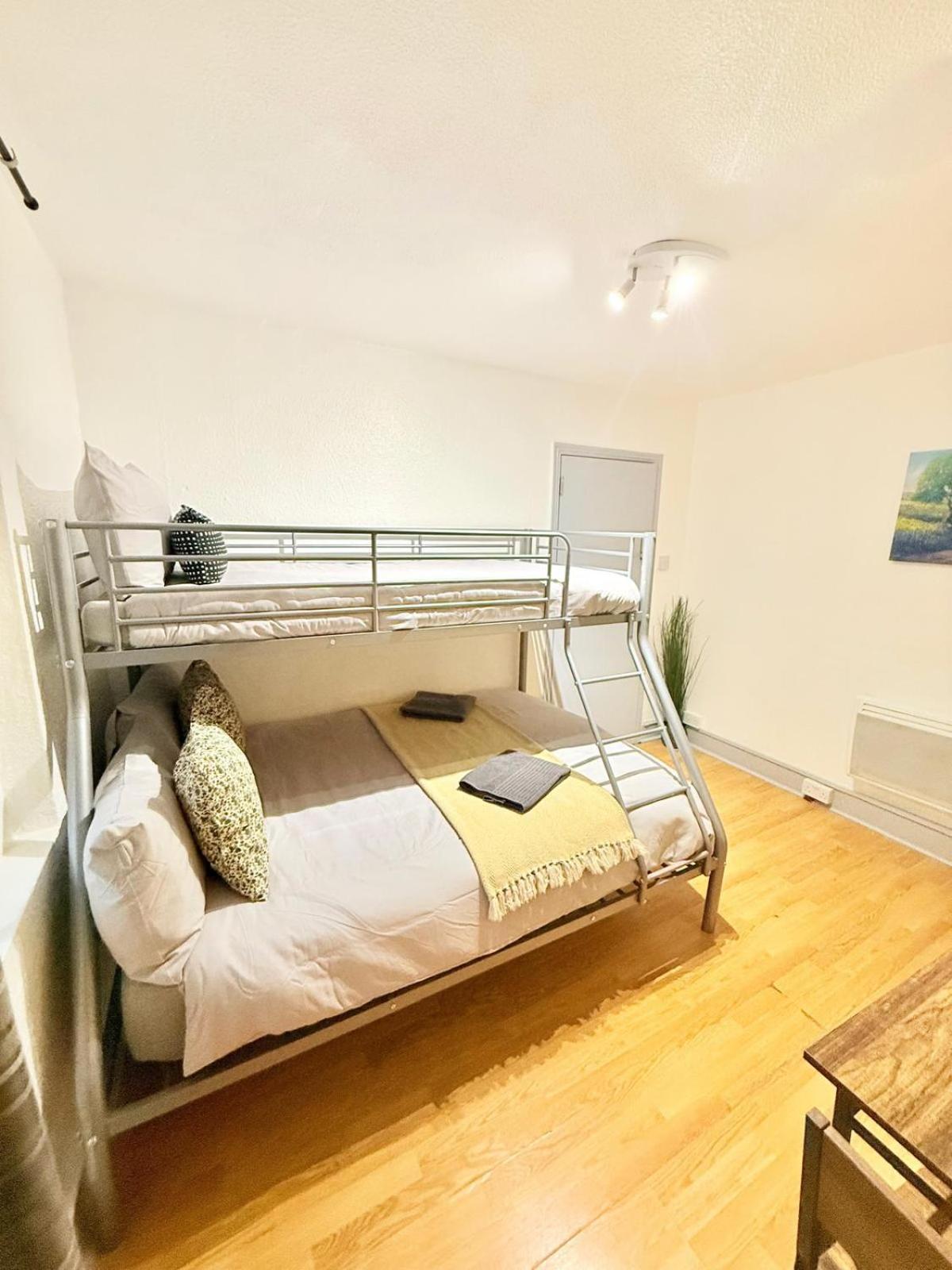 Economy Triple Room