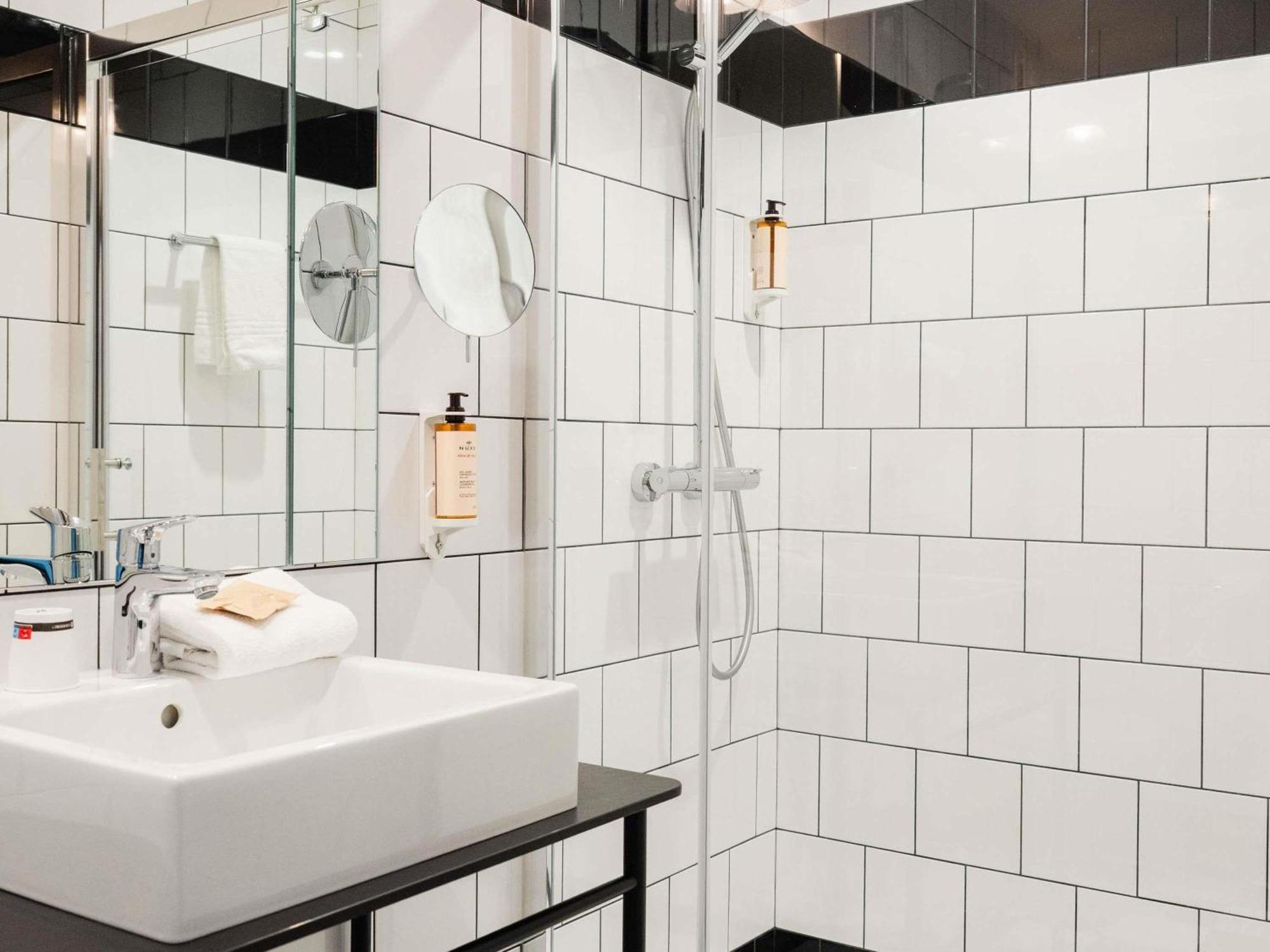 Standard Twin Room with City View