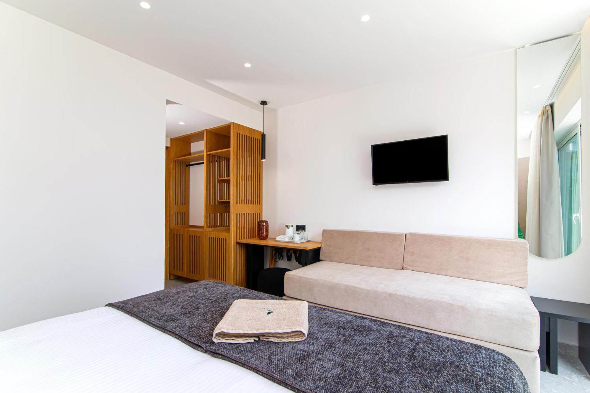 Premium Triple Room