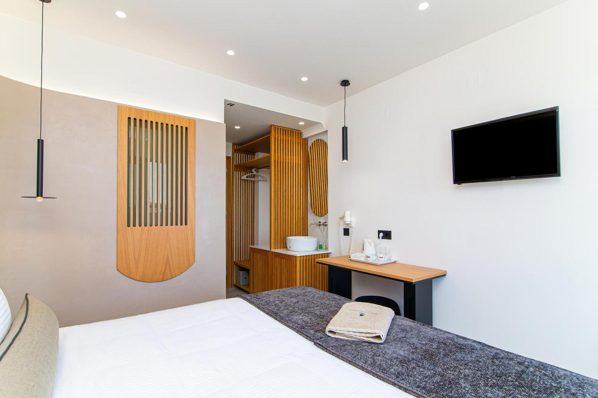 Premium Triple Room Side Sea View