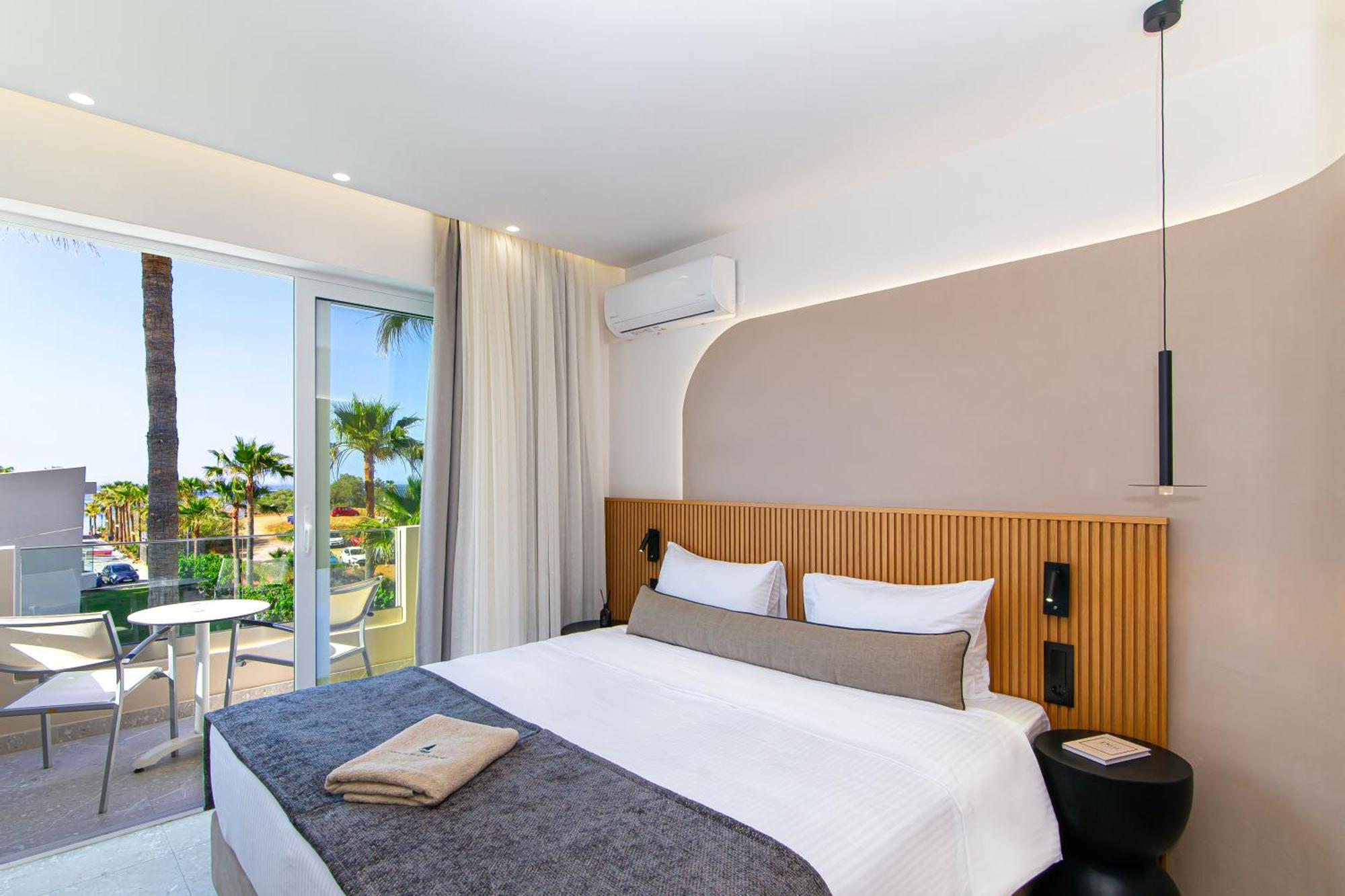 Premium Triple Room Side Sea View