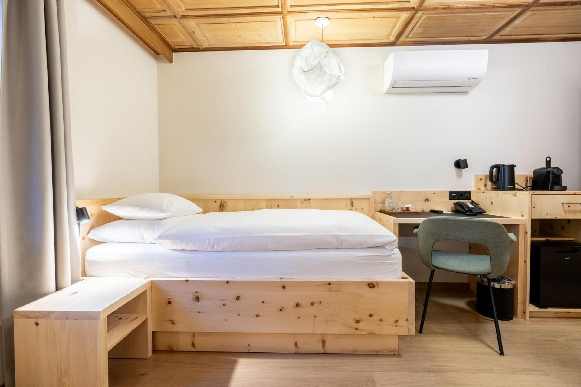 Economy Twin Room separate beds